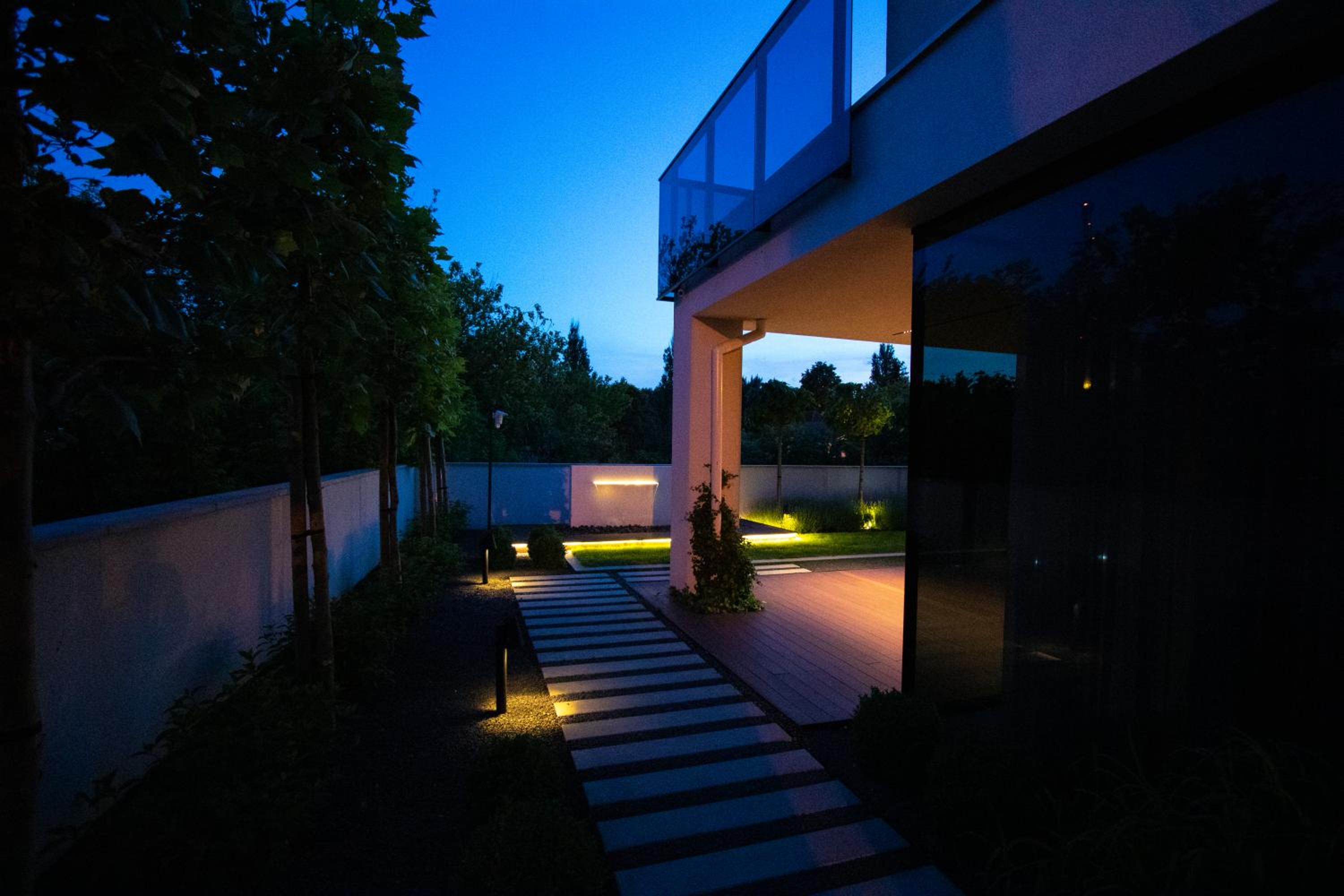 Apartment with Terrace - Photo 3