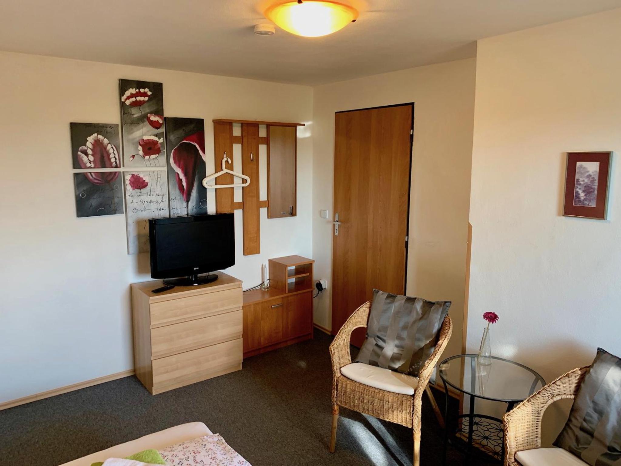 Double Room with Private Bathroom - Photo 1