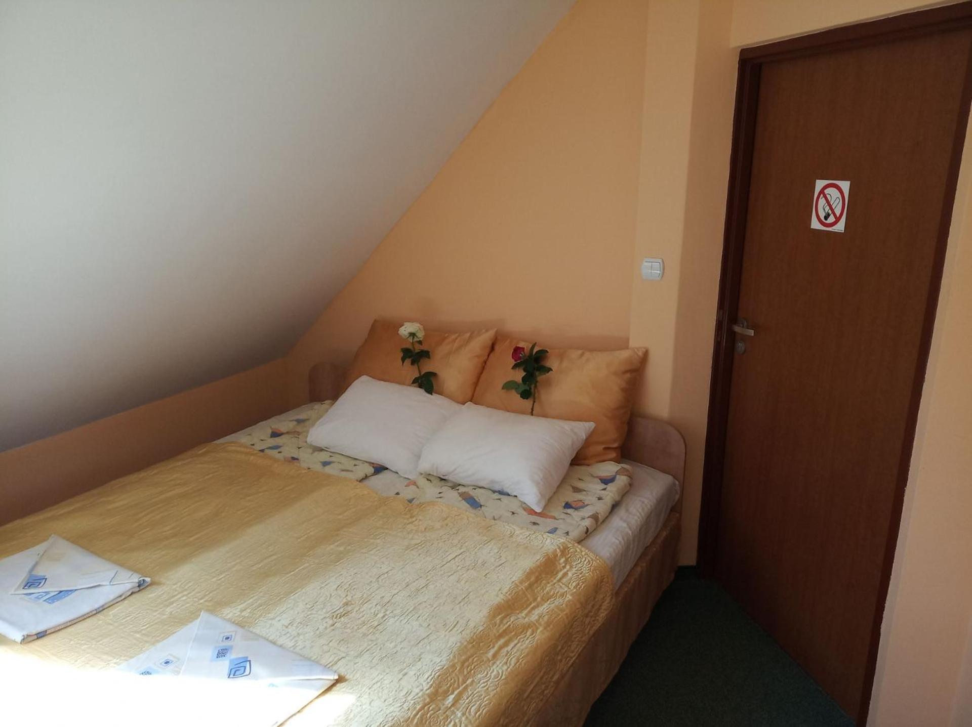 Double Room with Private Bathroom photo 1