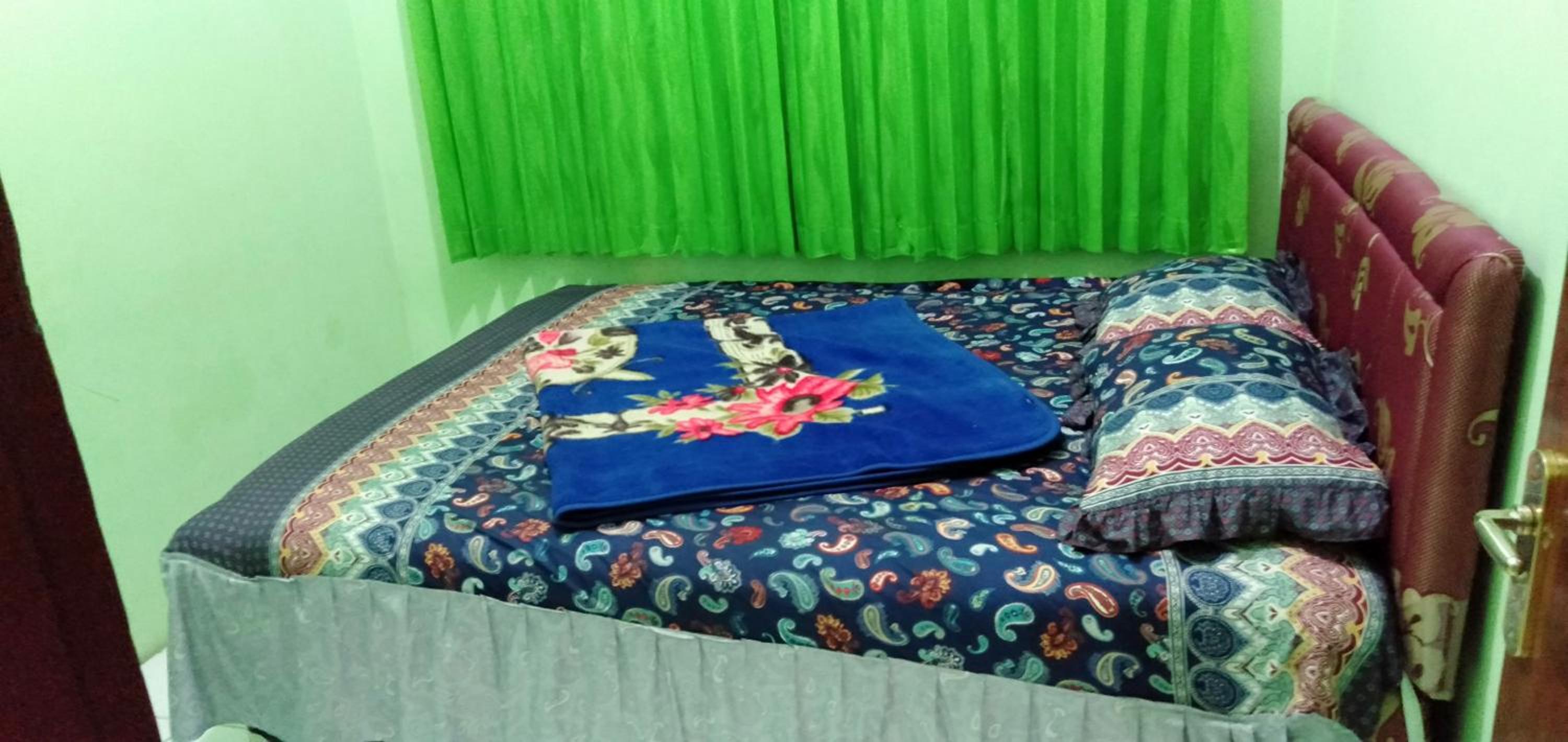 Three-Bedroom House - Photo 14