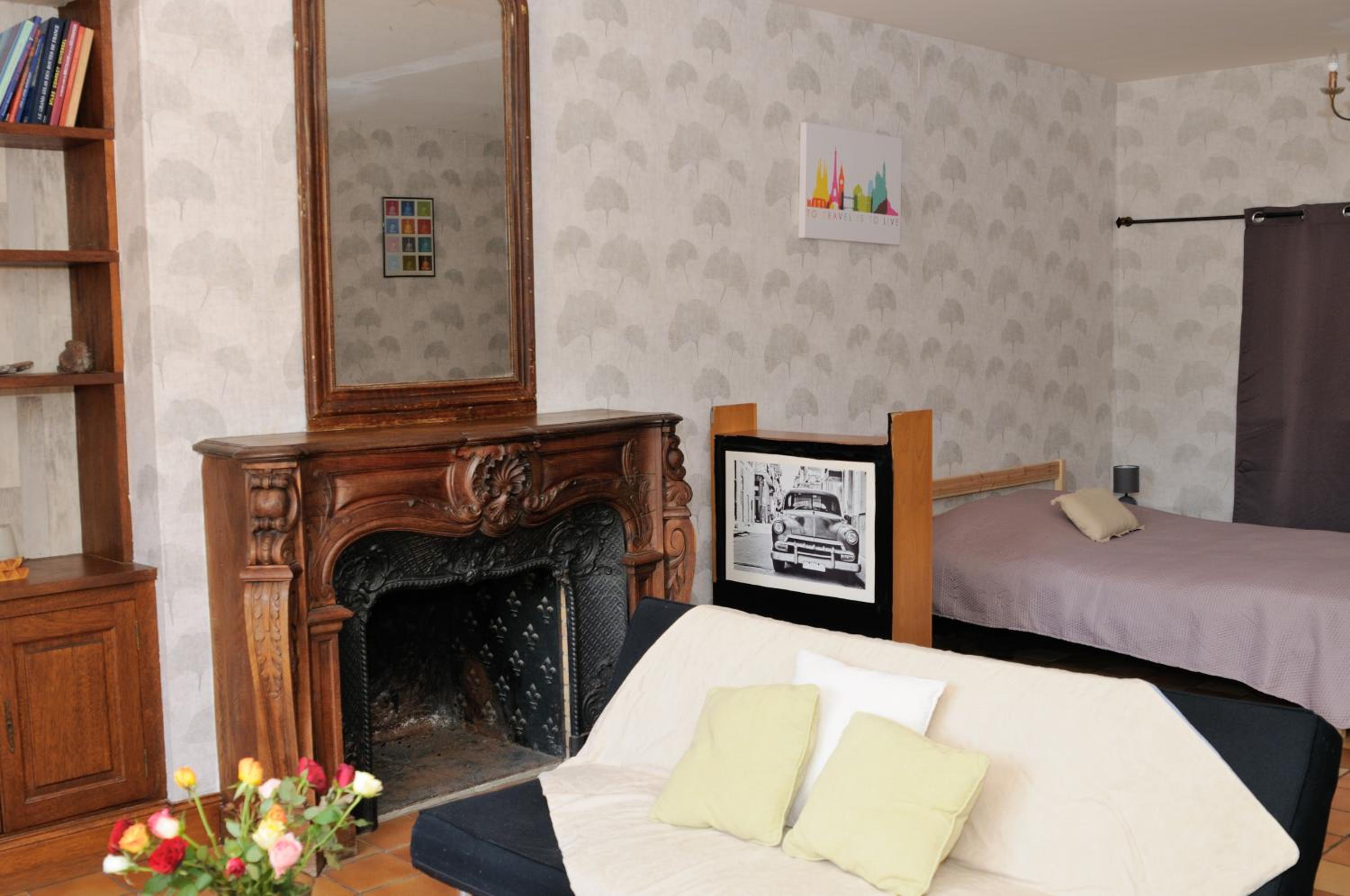 Studio Apartment photo 2