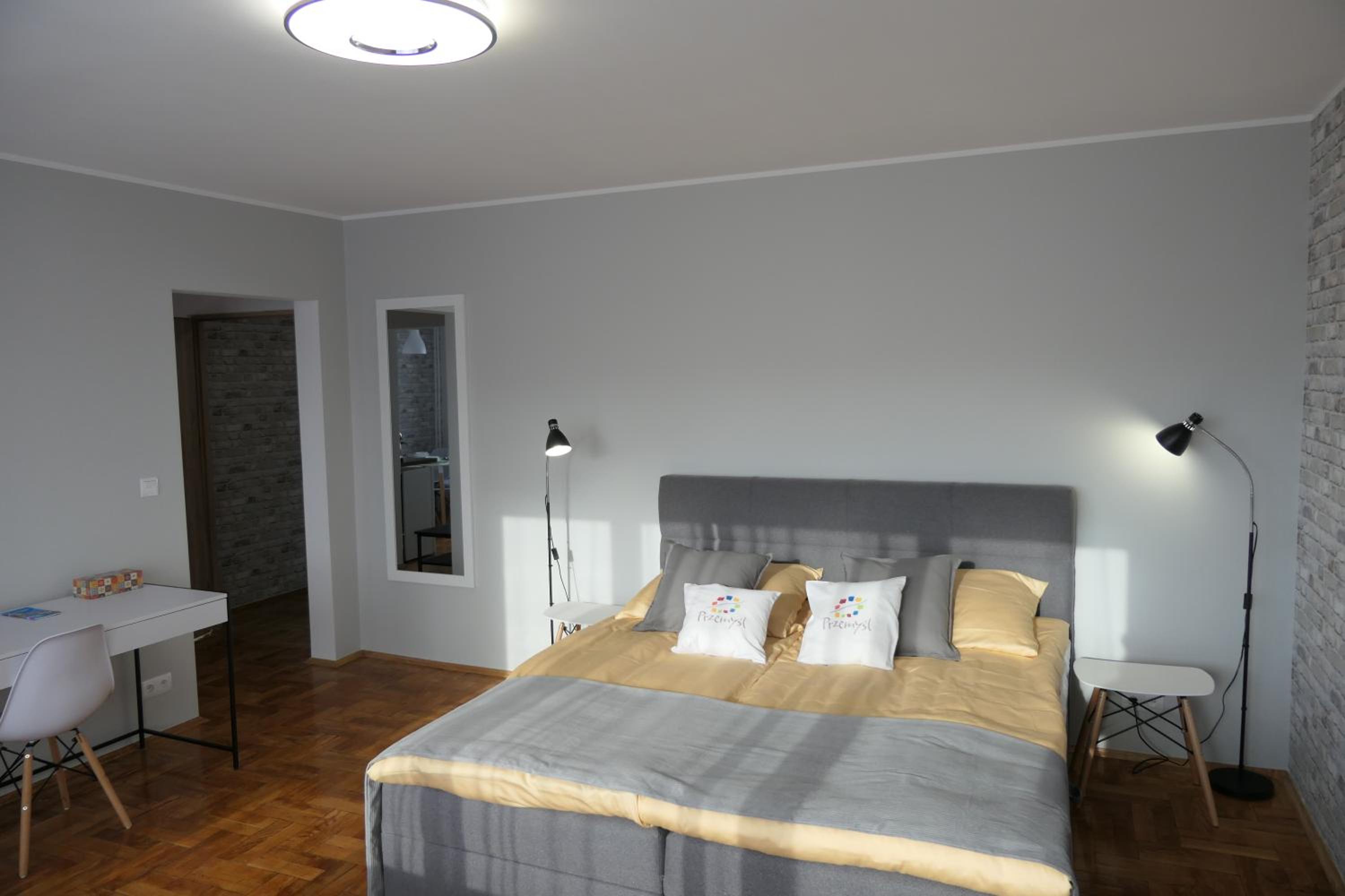 Apartment with Balcony photo 1
