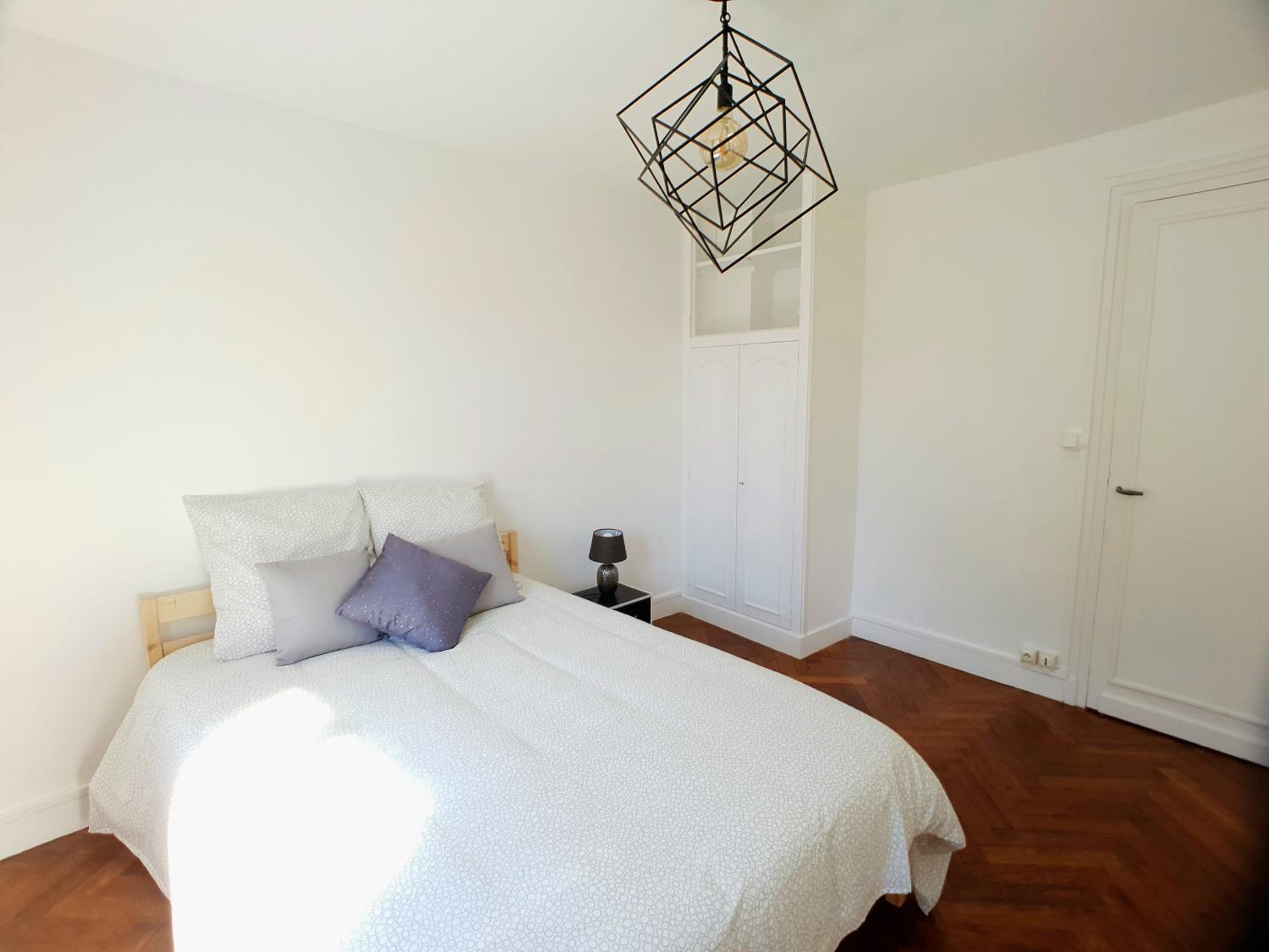 One-Bedroom Apartment - Photo 1