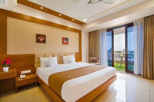 Deluxe Double or Twin Room with Balcony