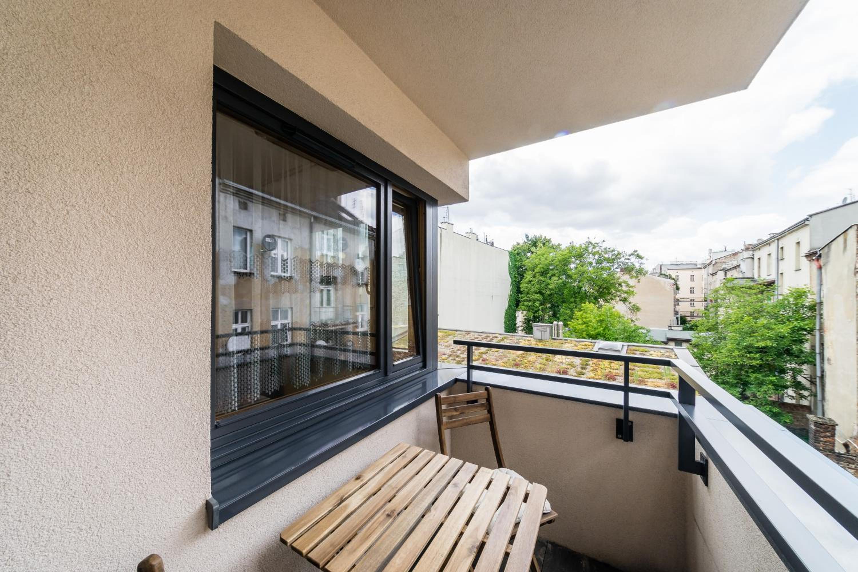 Apartment with Balcony - Photo 26