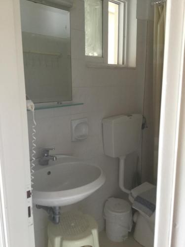 Apartment with Garden and Sea View (2 Adults) - Ground Floor  - Photo 8