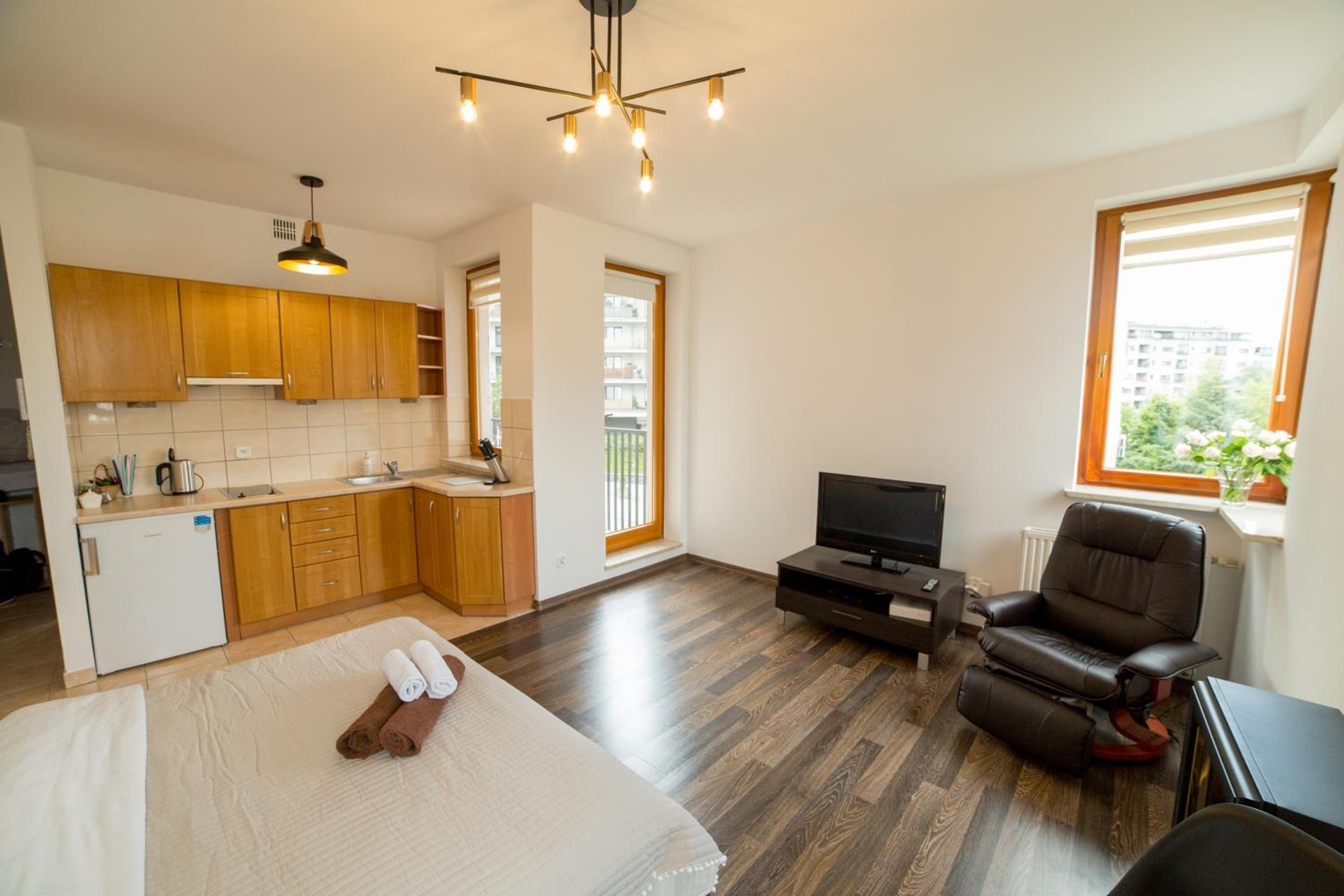 Apartment with Balcony and Private Bathroom - Photo 4
