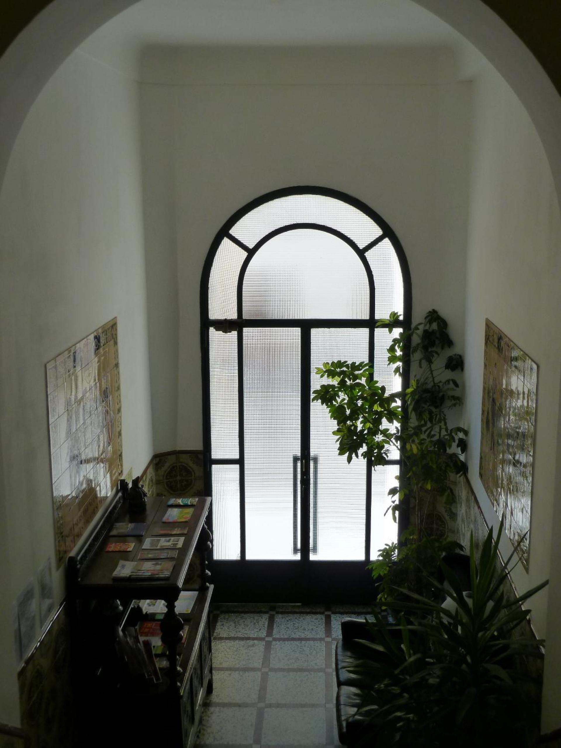 Apartment with View South