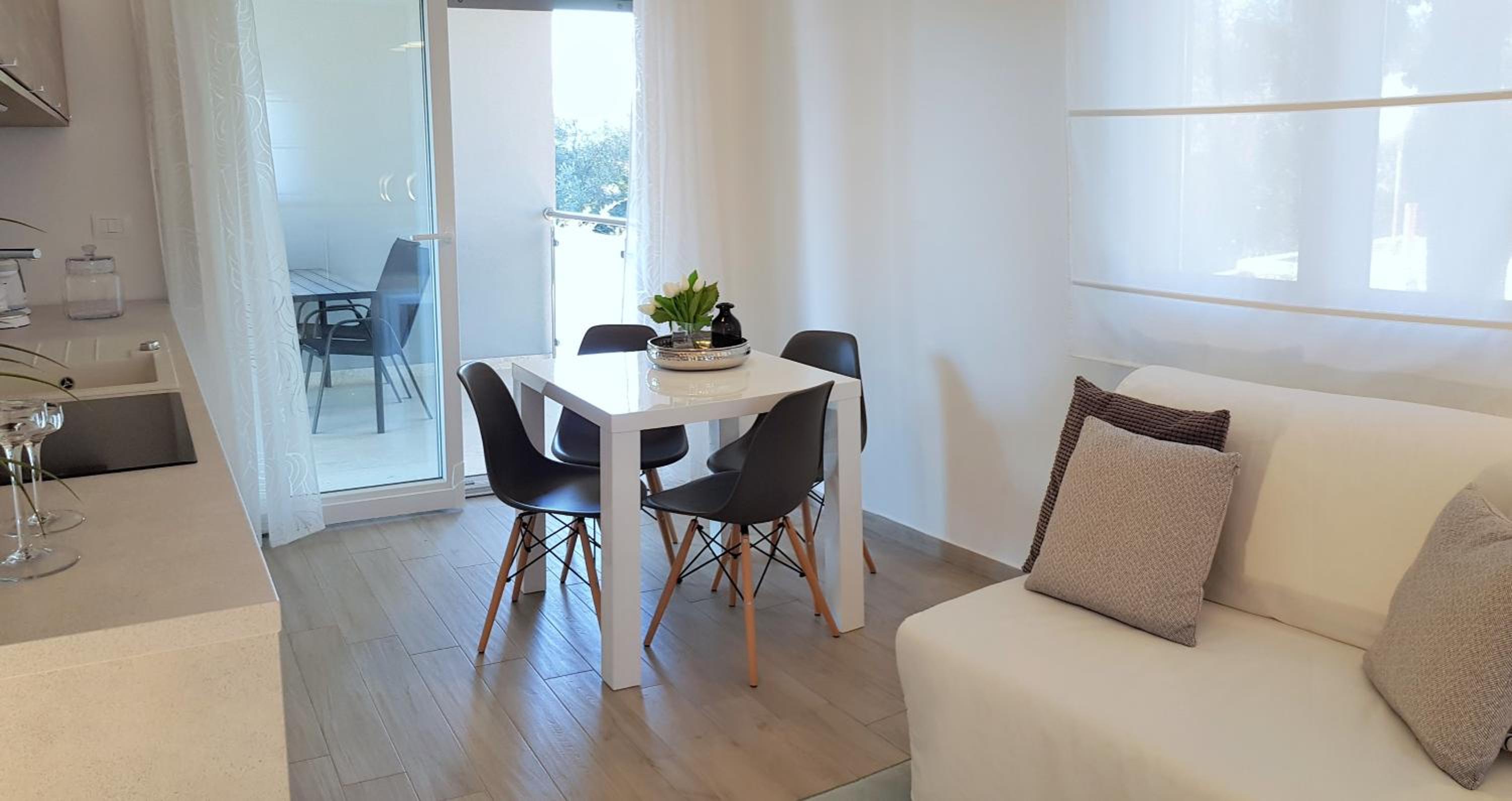 Apartment with Terrace photo 3