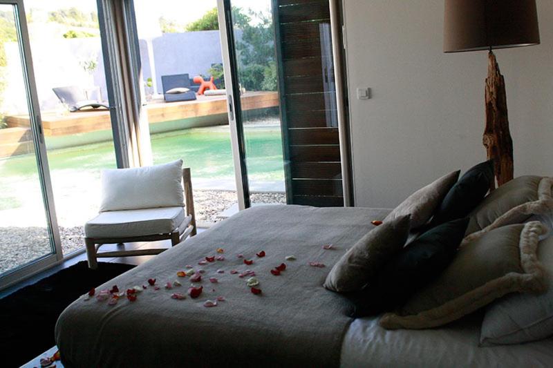 Deluxe Suite with Spa Bath