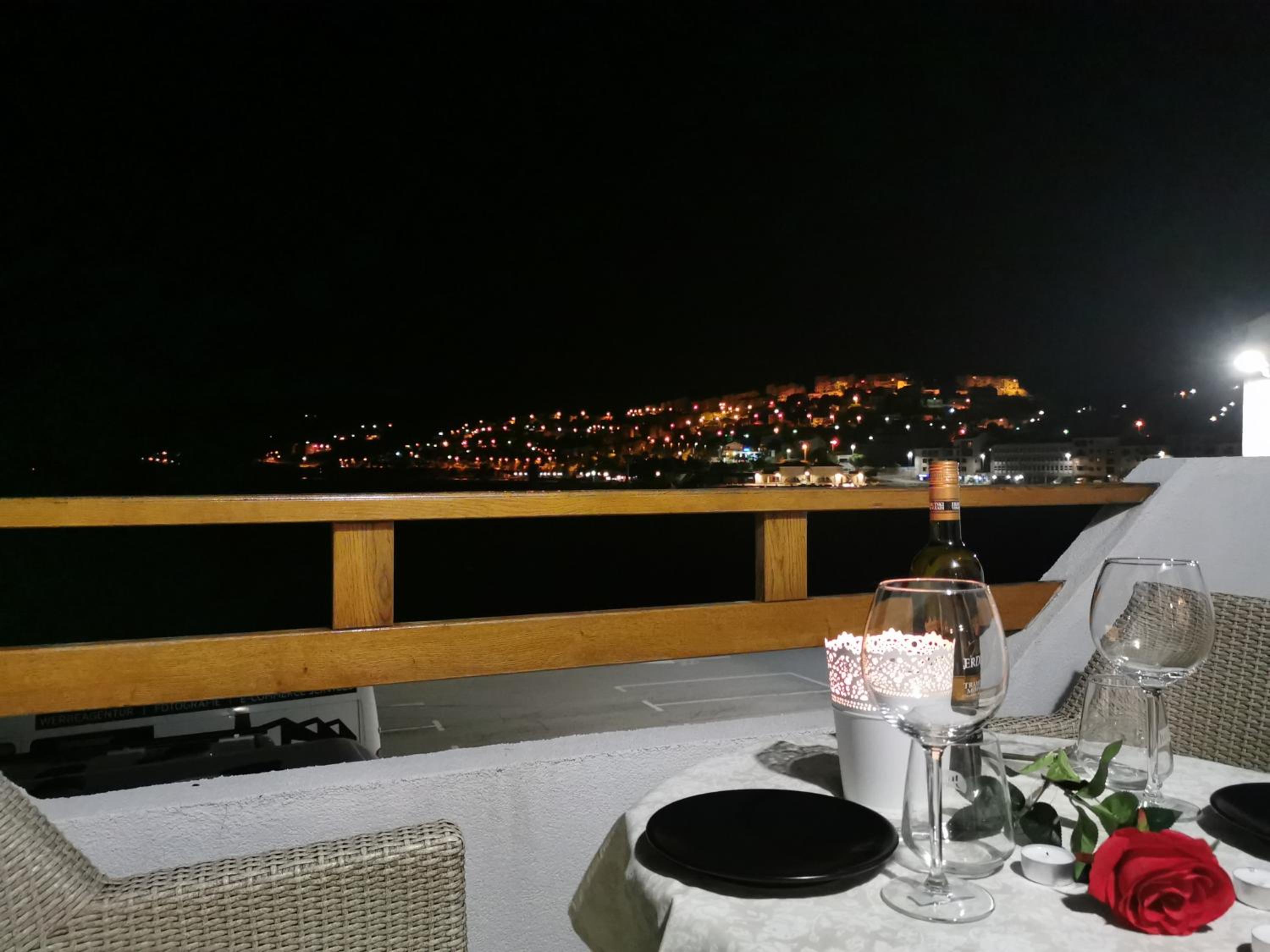 Apartment with Sea View - Photo 2