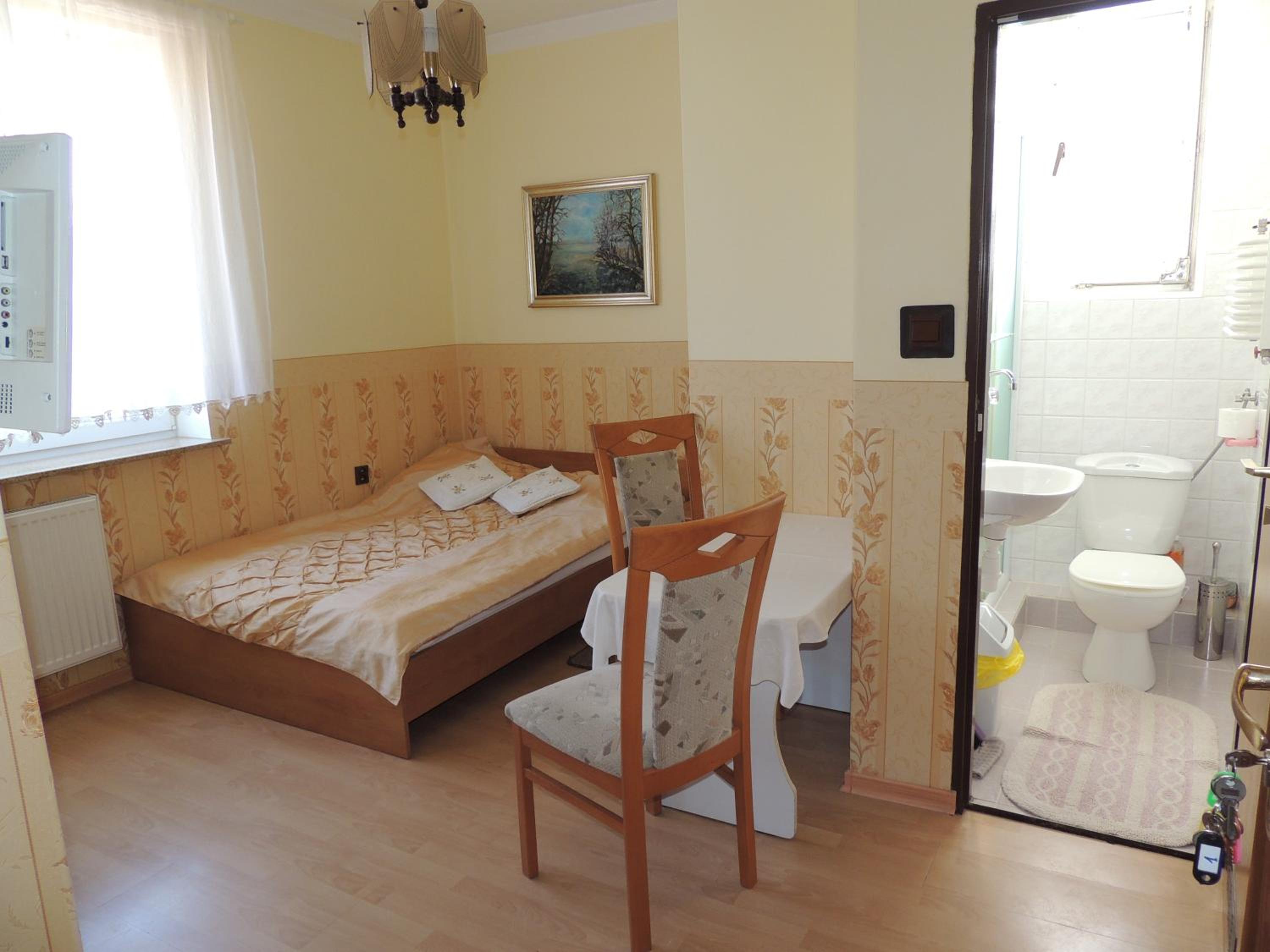 Double Room with Private Bathroom photo 1
