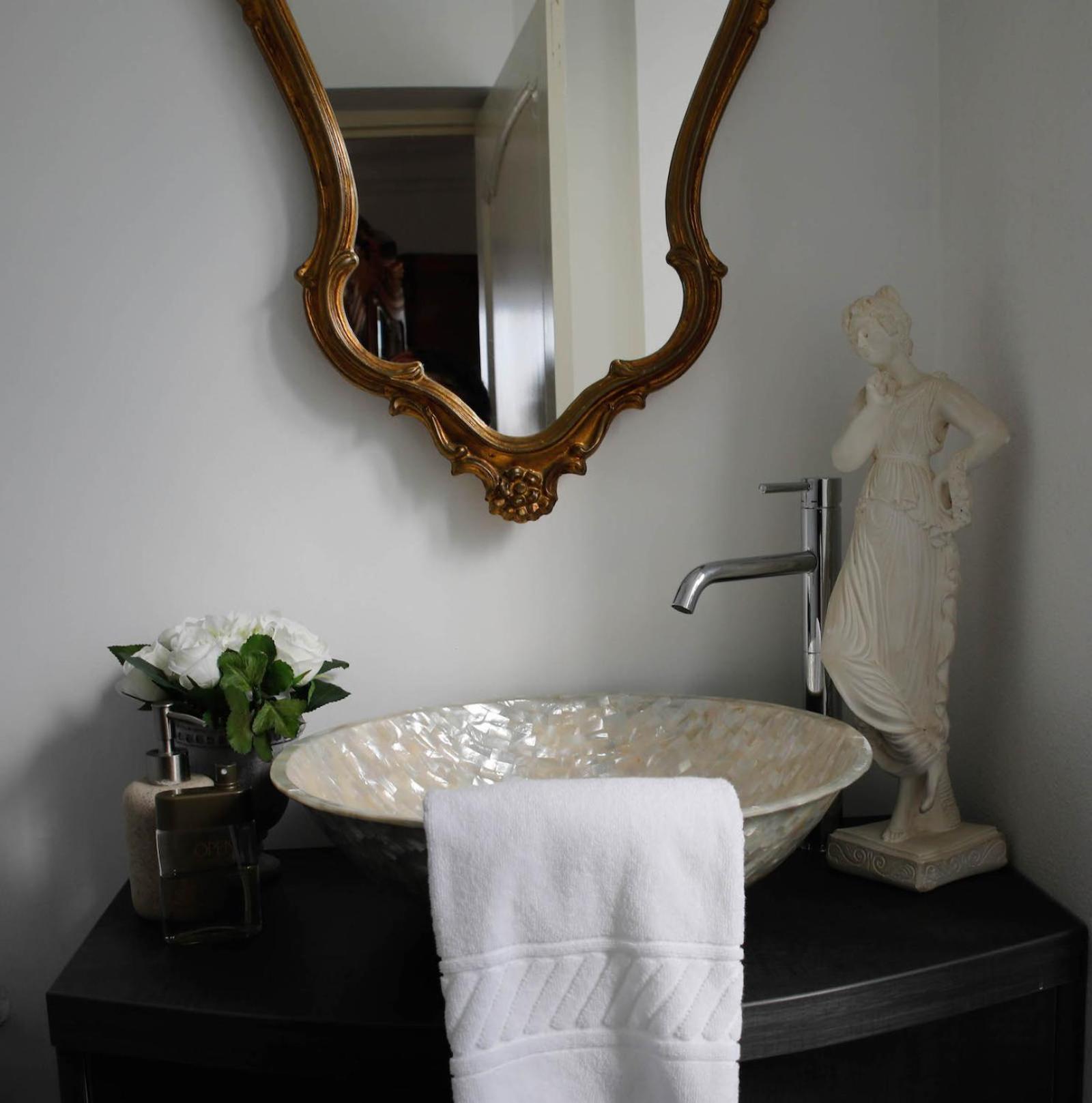 Deluxe King Room - Photo 14