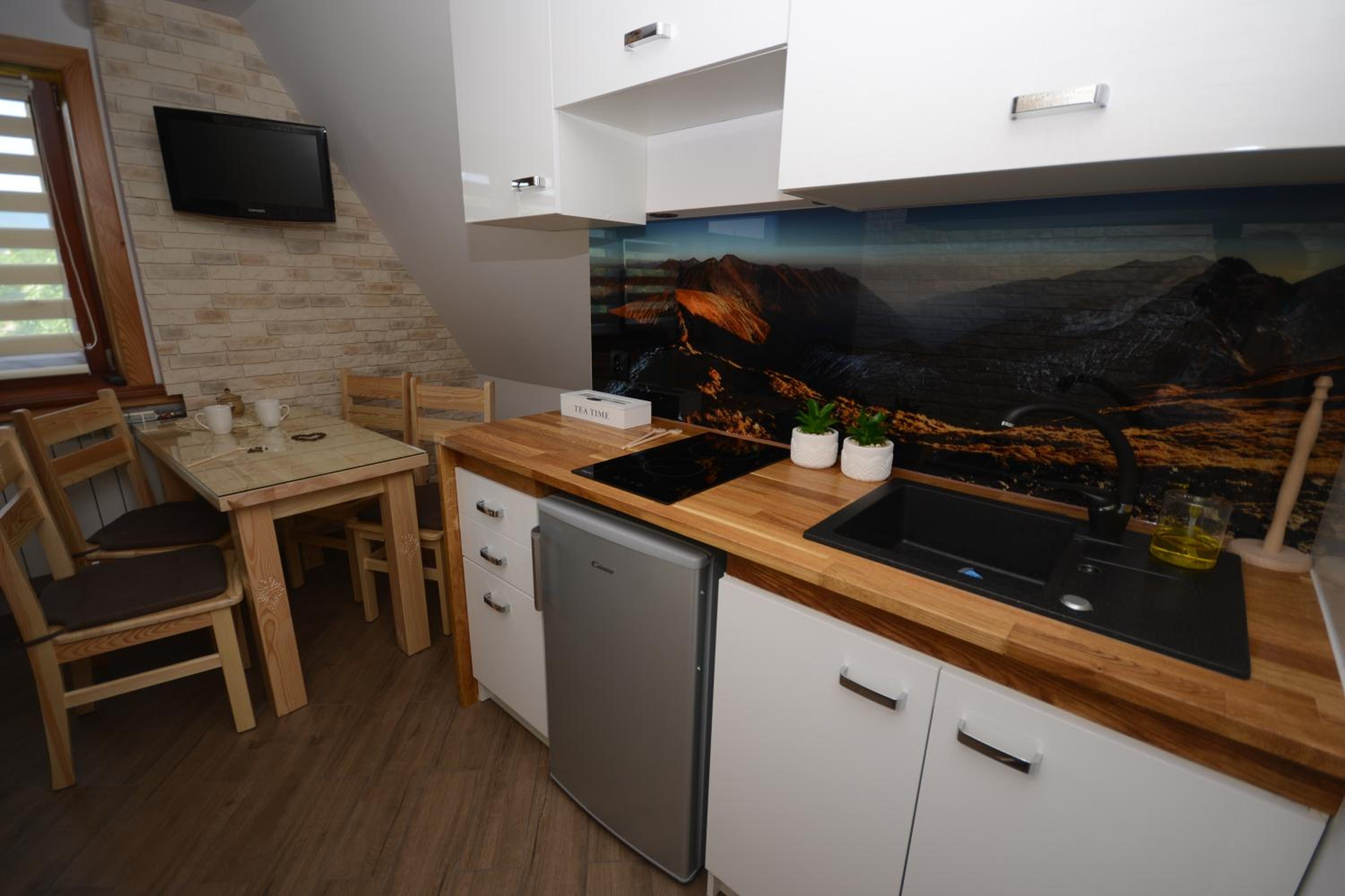 Two-Bedroom Apartment - Photo 21