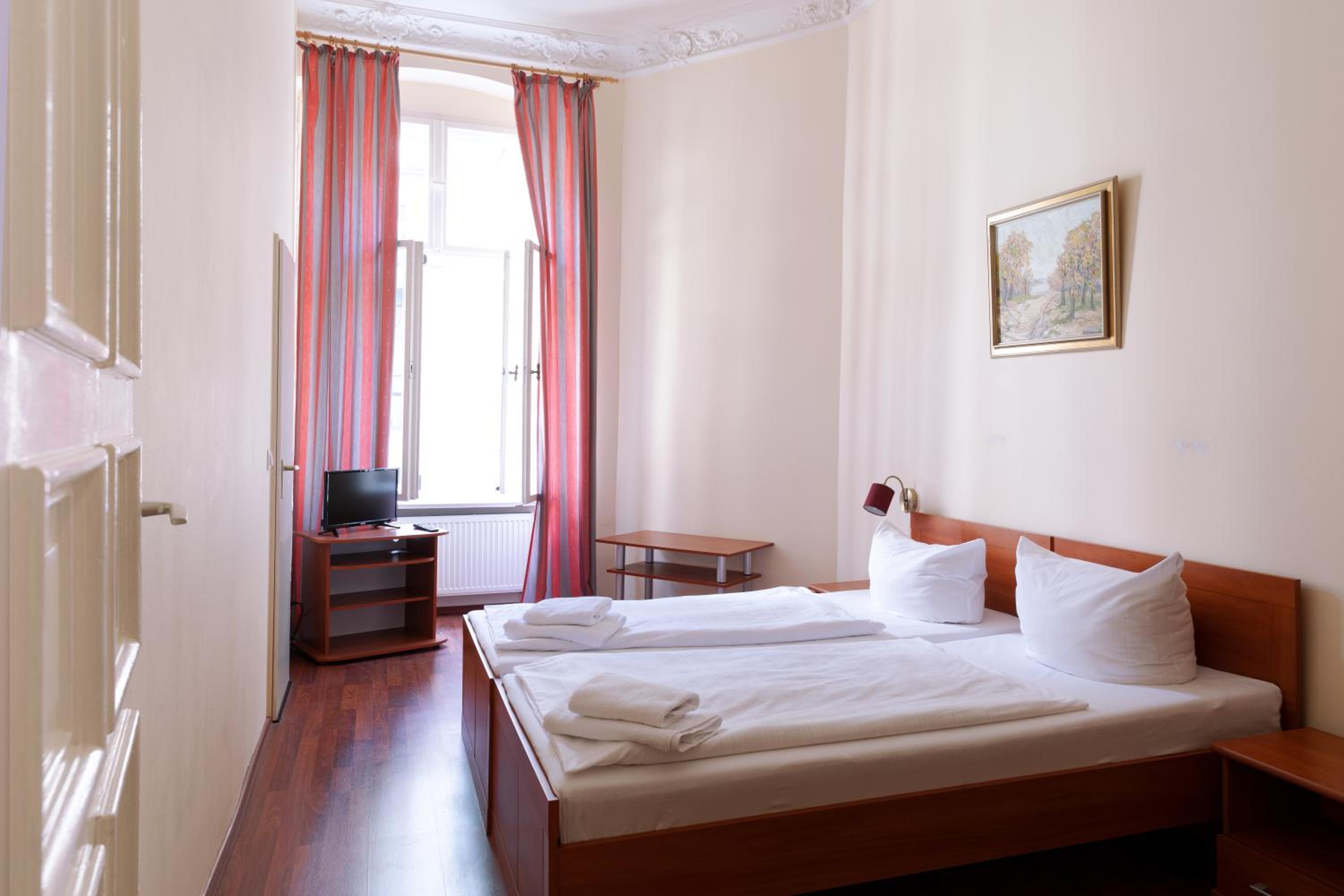 Standard Double or Twin Room photo 2