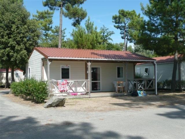 Two-Bedroom Bungalow with Terrace