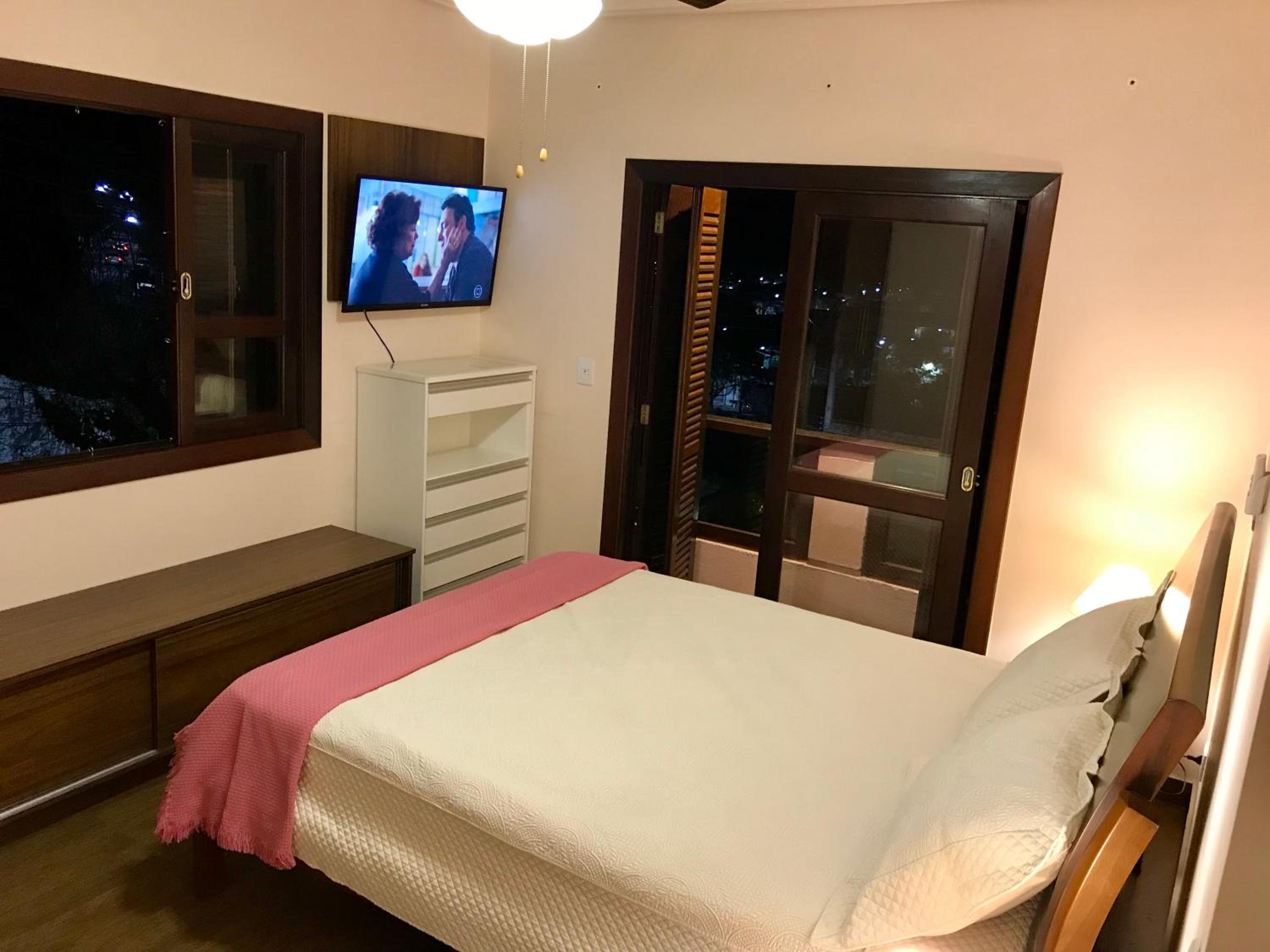 Four-Bedroom House photo 2