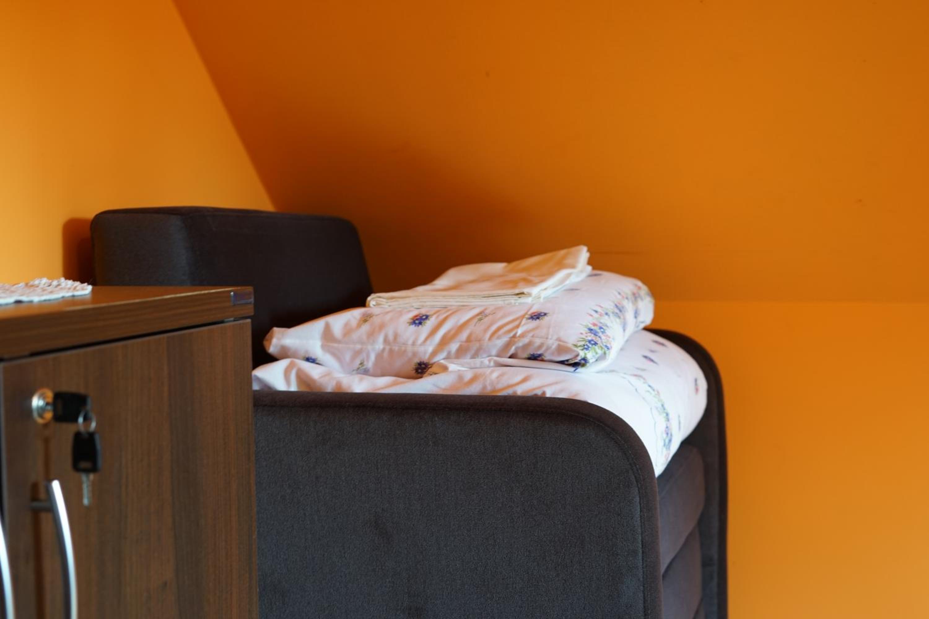 Basic Triple Room with Shared Bathroom photo 1