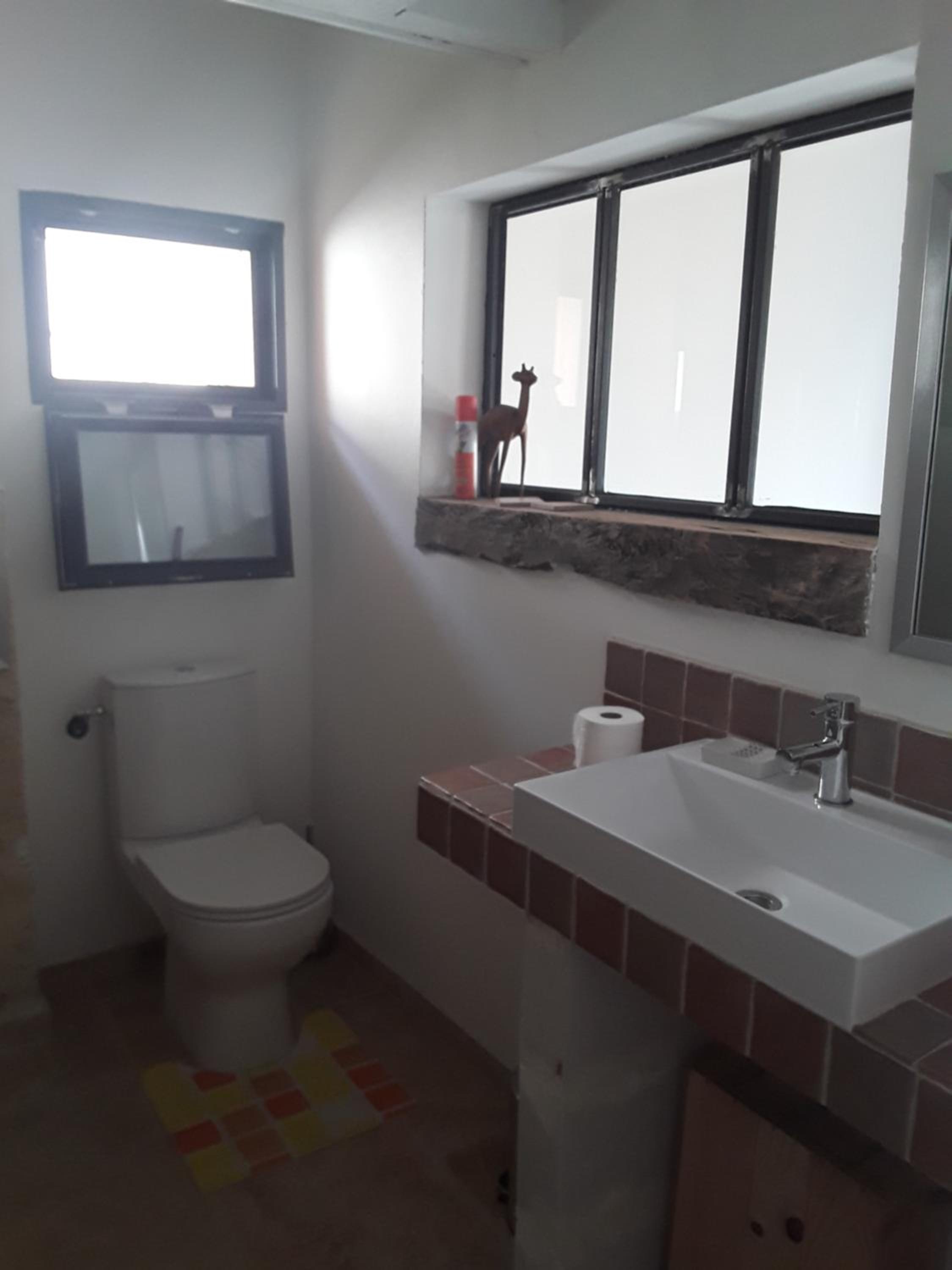 Family Room with Private Bathroom - Photo 5