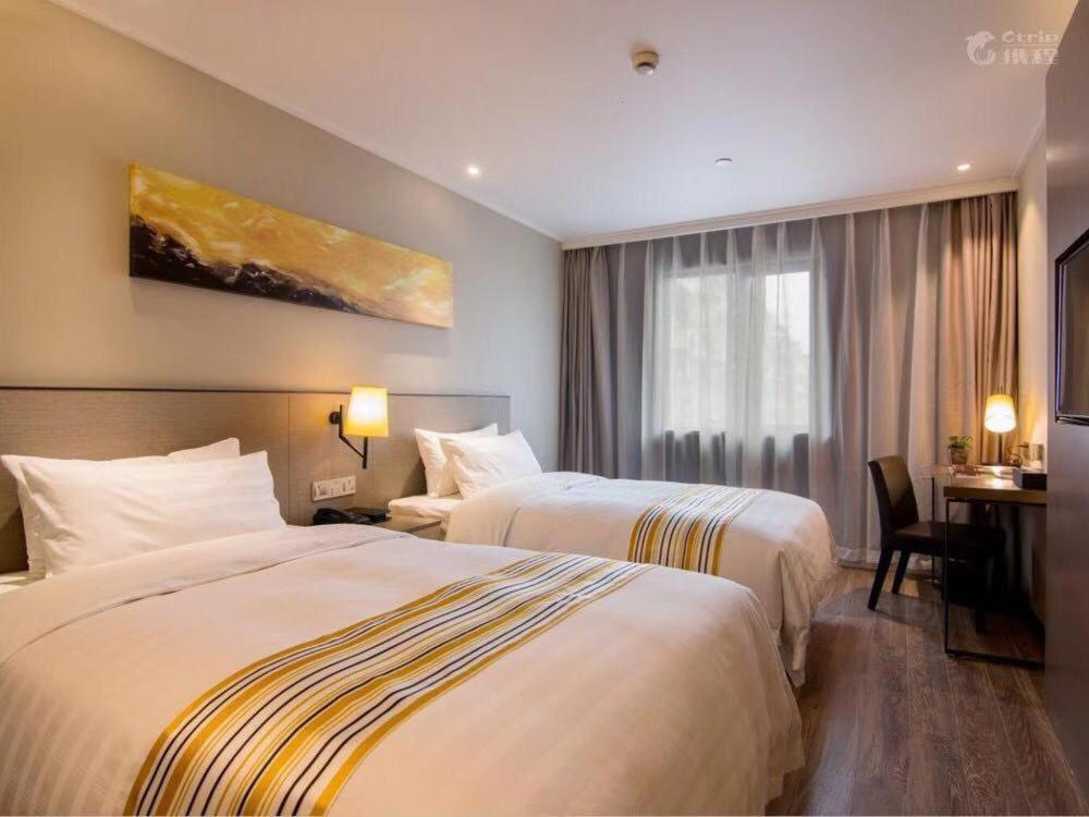 Selected Twin Room - Photo 2
