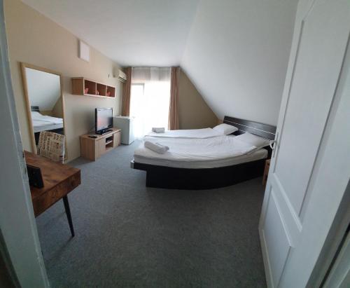 Double Room with Balcony photo 2