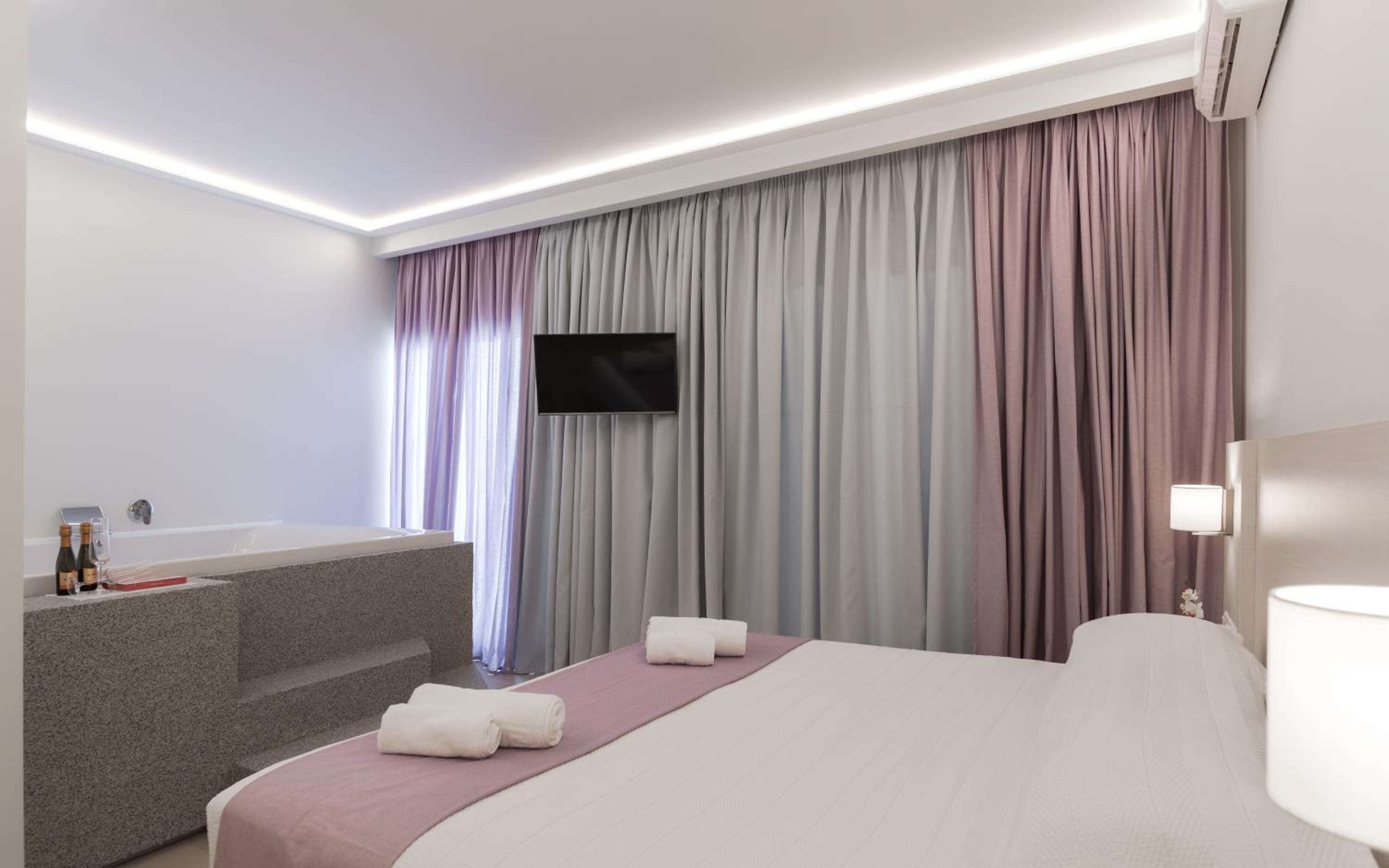 Deluxe Double Room with Jacuzzi