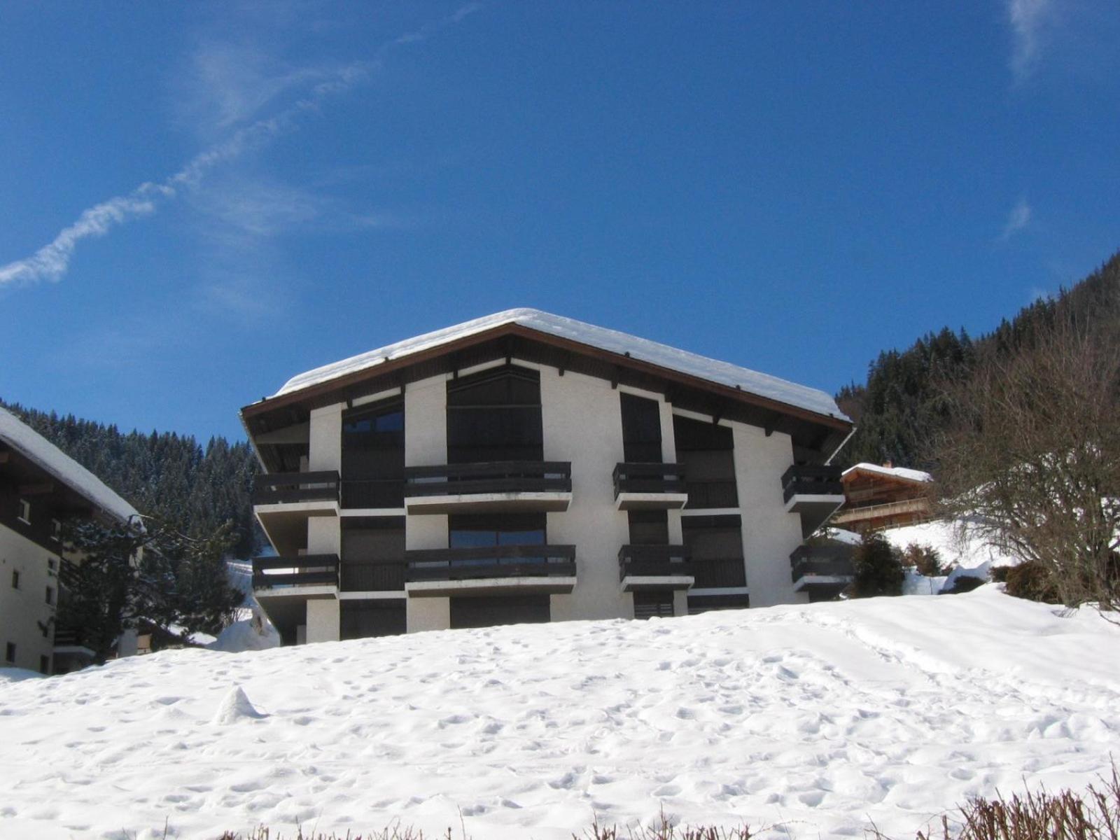 Apartment with Mountain View