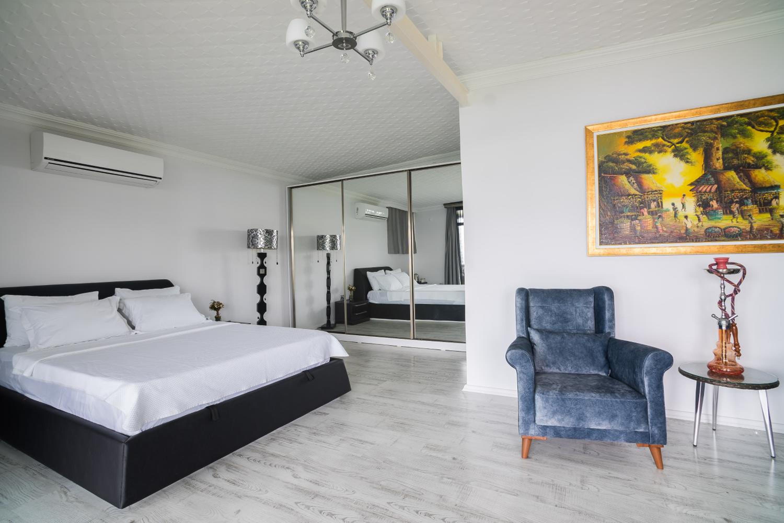 King Suite photo 2