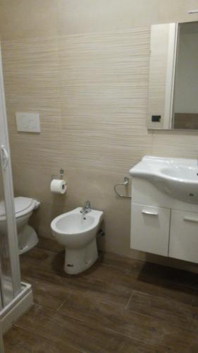 Three-Bedroom Apartment photo 1