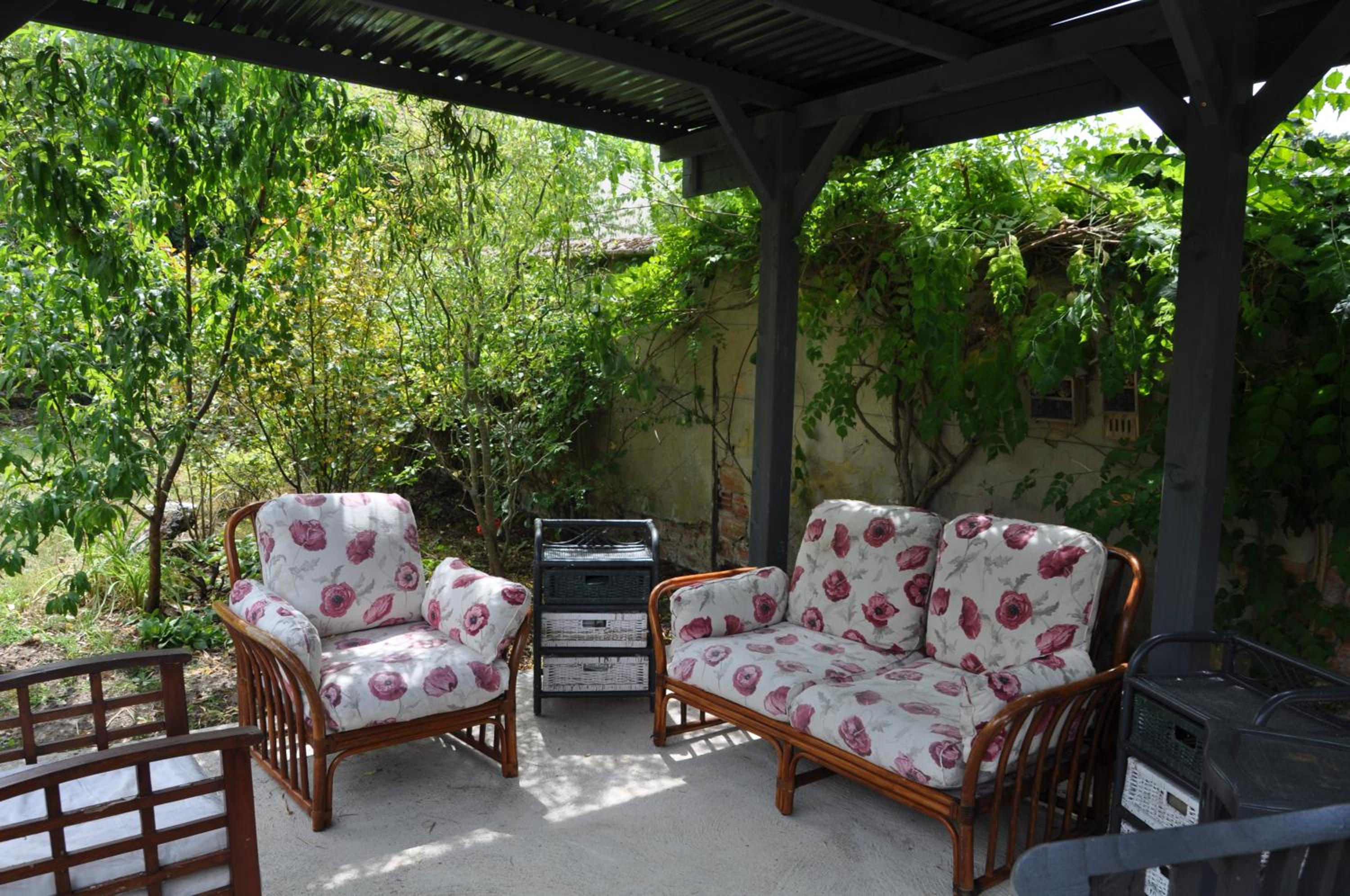 Apartment with Garden View