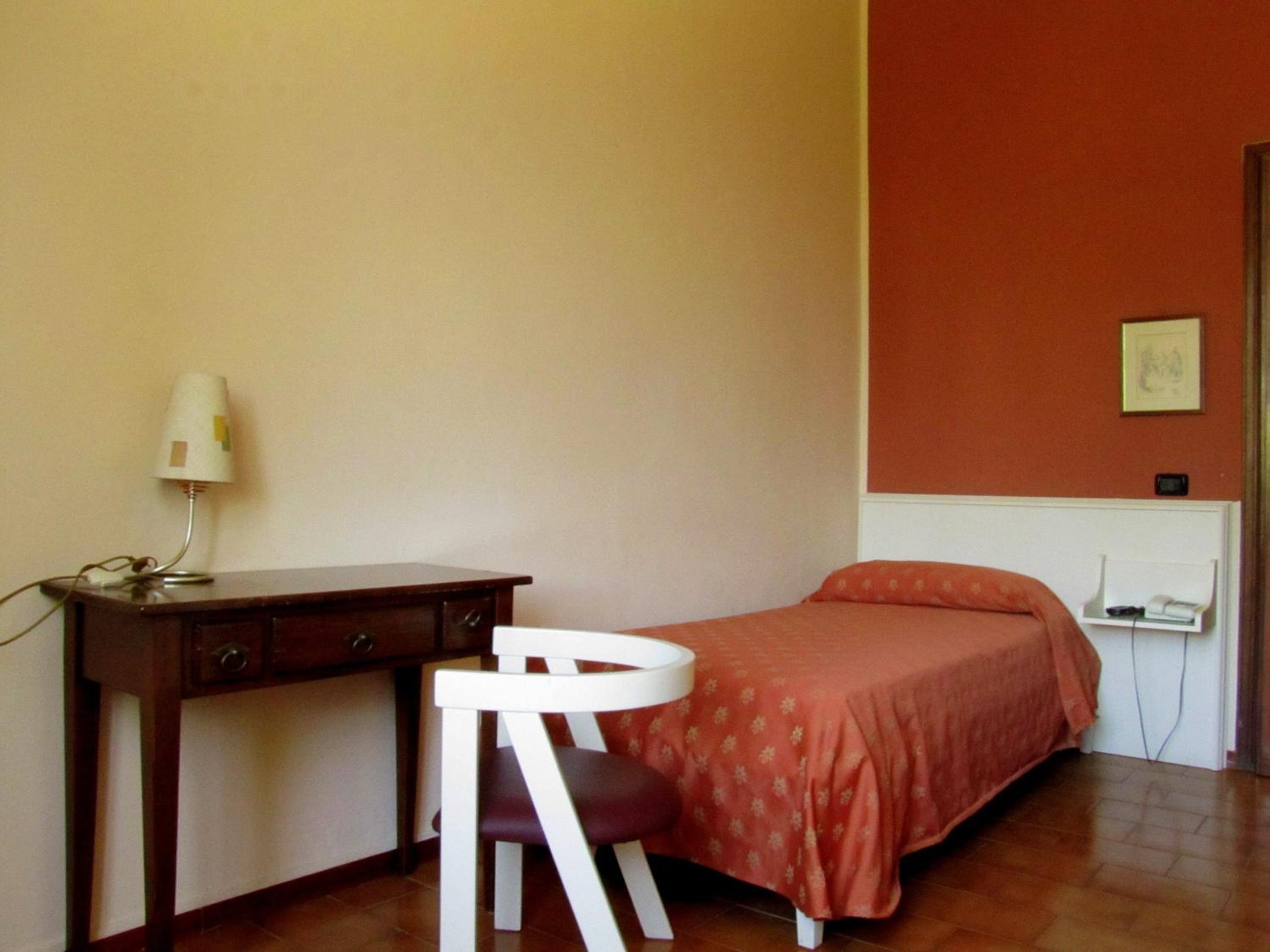 Single Room photo 2