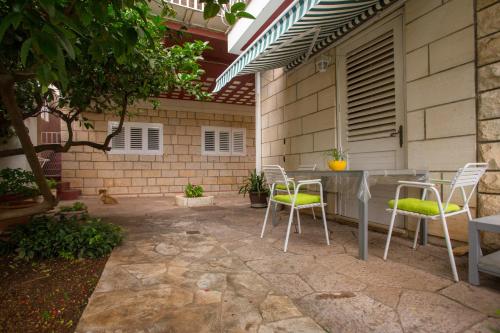  One-Bedroom Apartment with Terrace photo 1