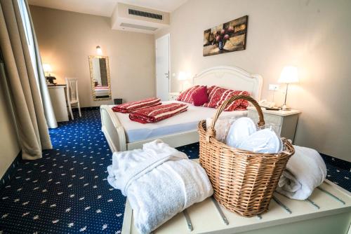 Standard Double Room photo 3
