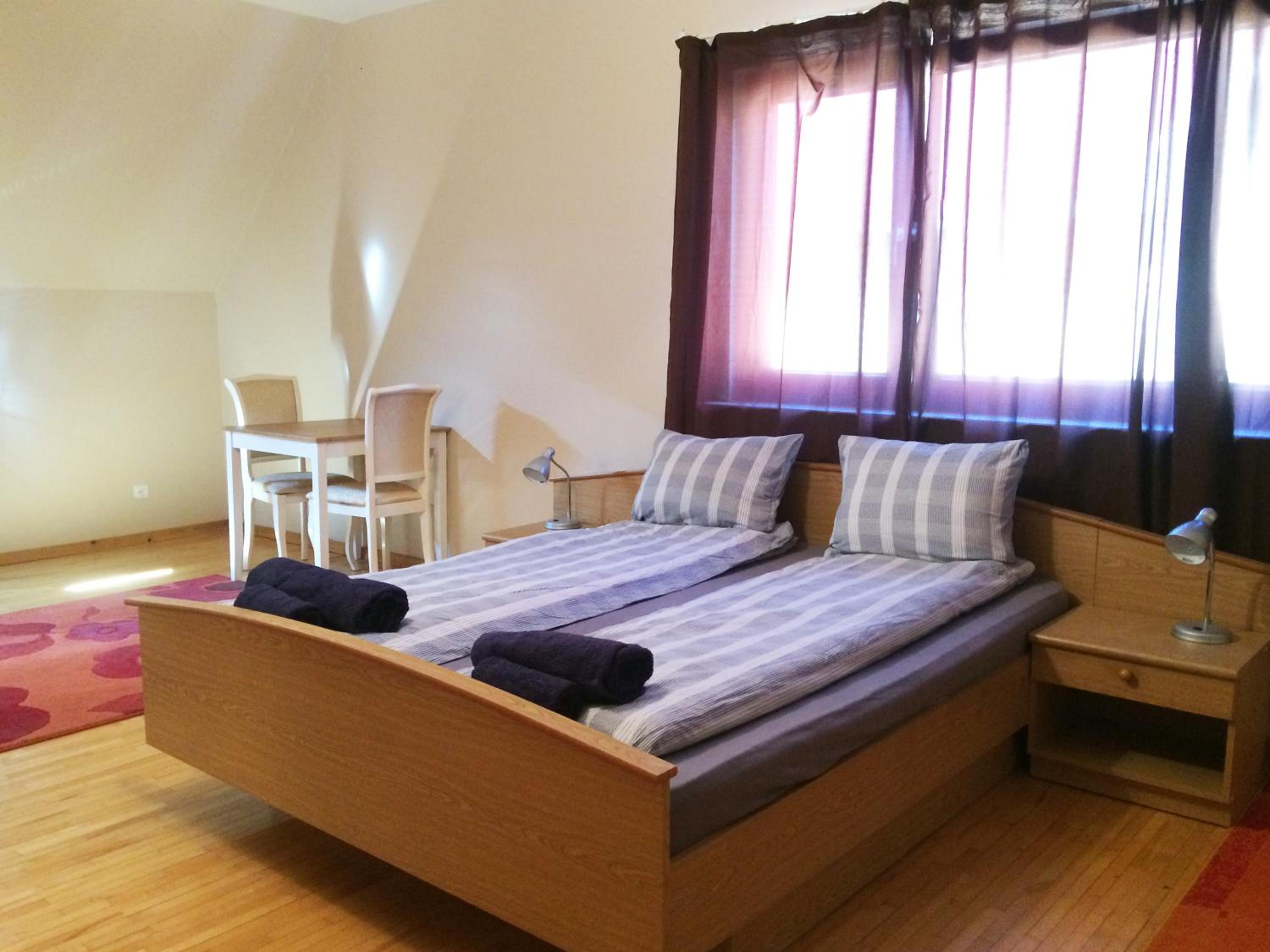 Twin Room with Bathroom - Photo 1