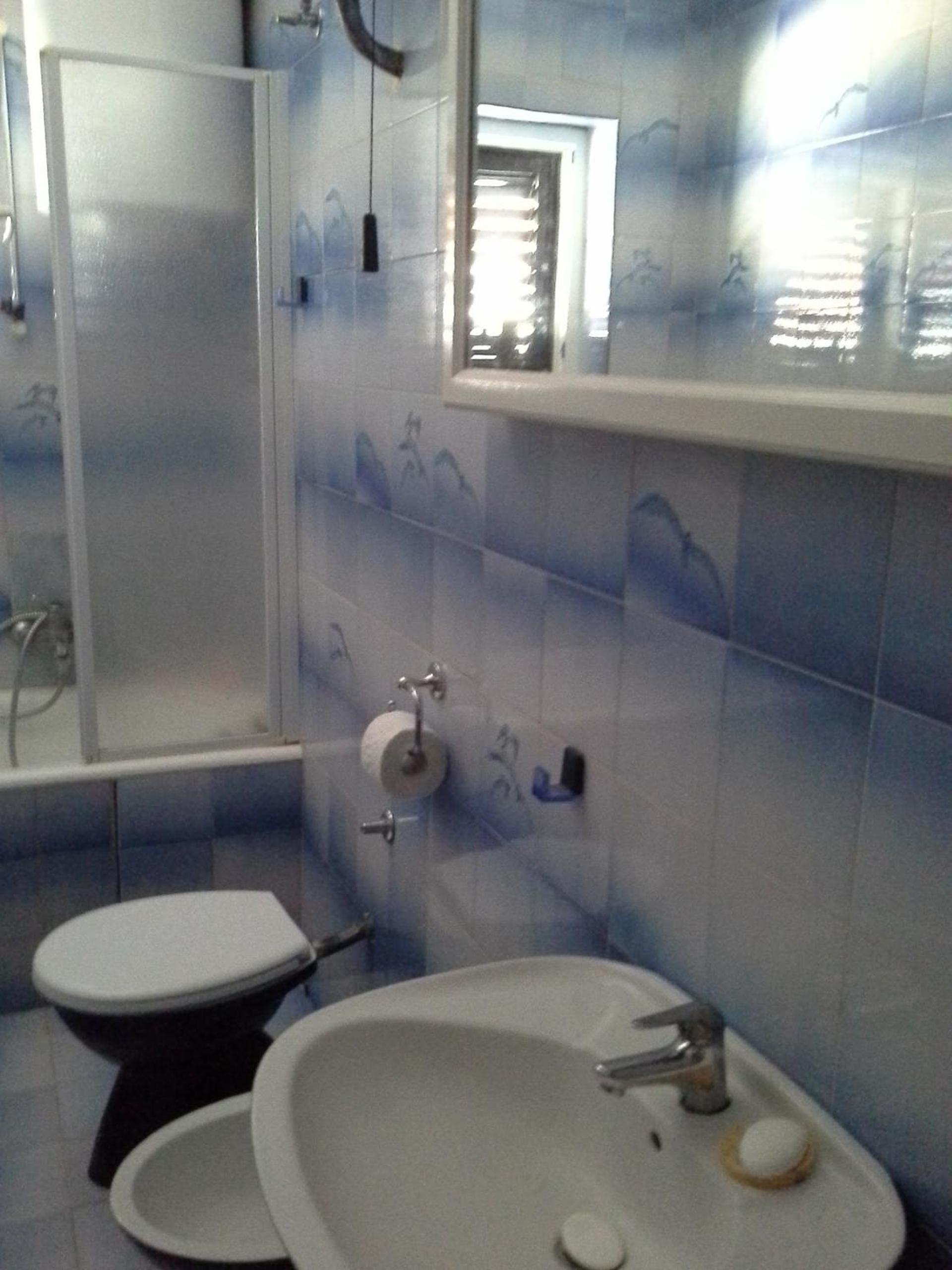 Double Room - Photo 5
