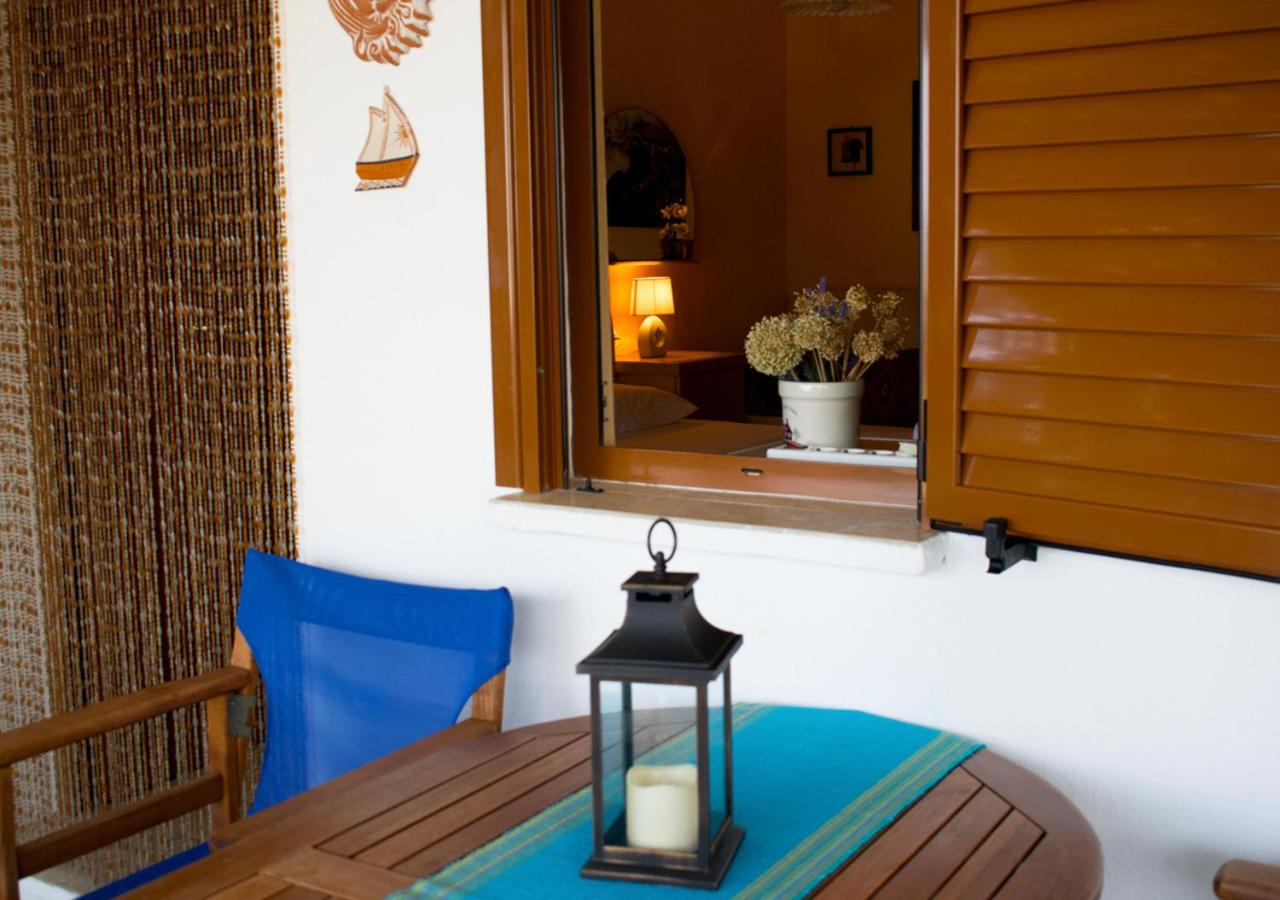 Two-Bedroom Apartment with Garden and Sea View photo 2
