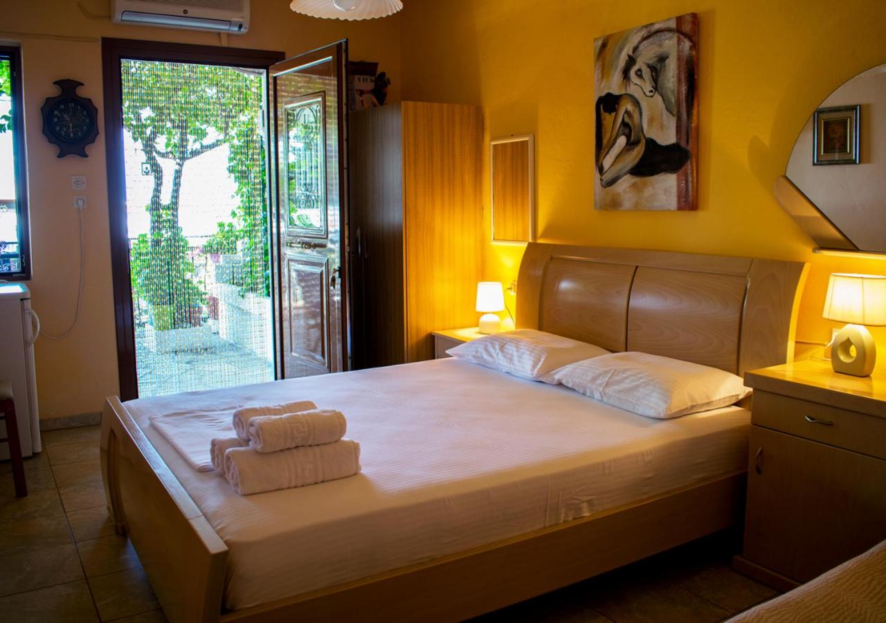 Two-Bedroom Apartment with Garden and Sea View photo 1