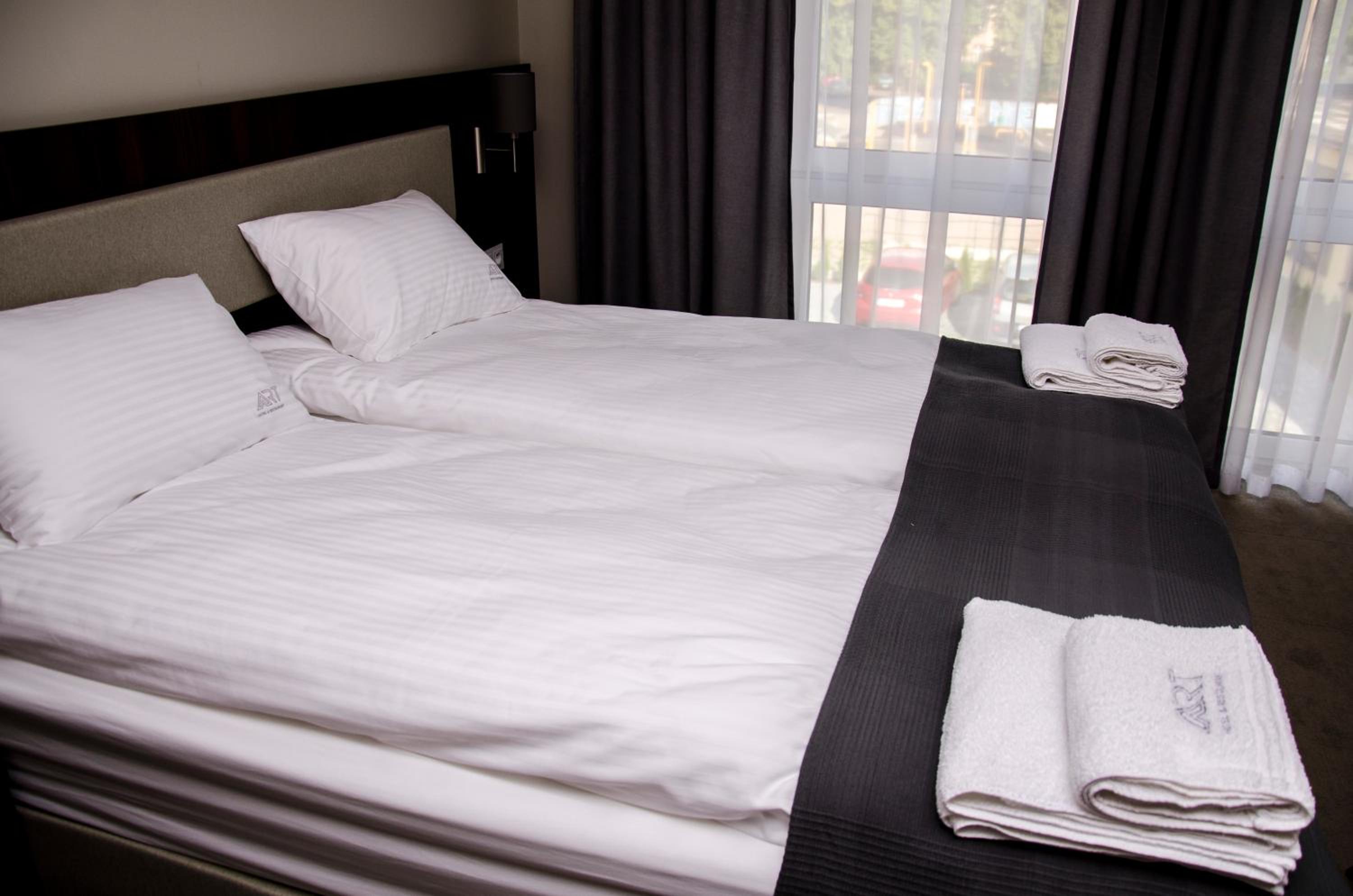 Double or Twin Room with Shower - Photo 1