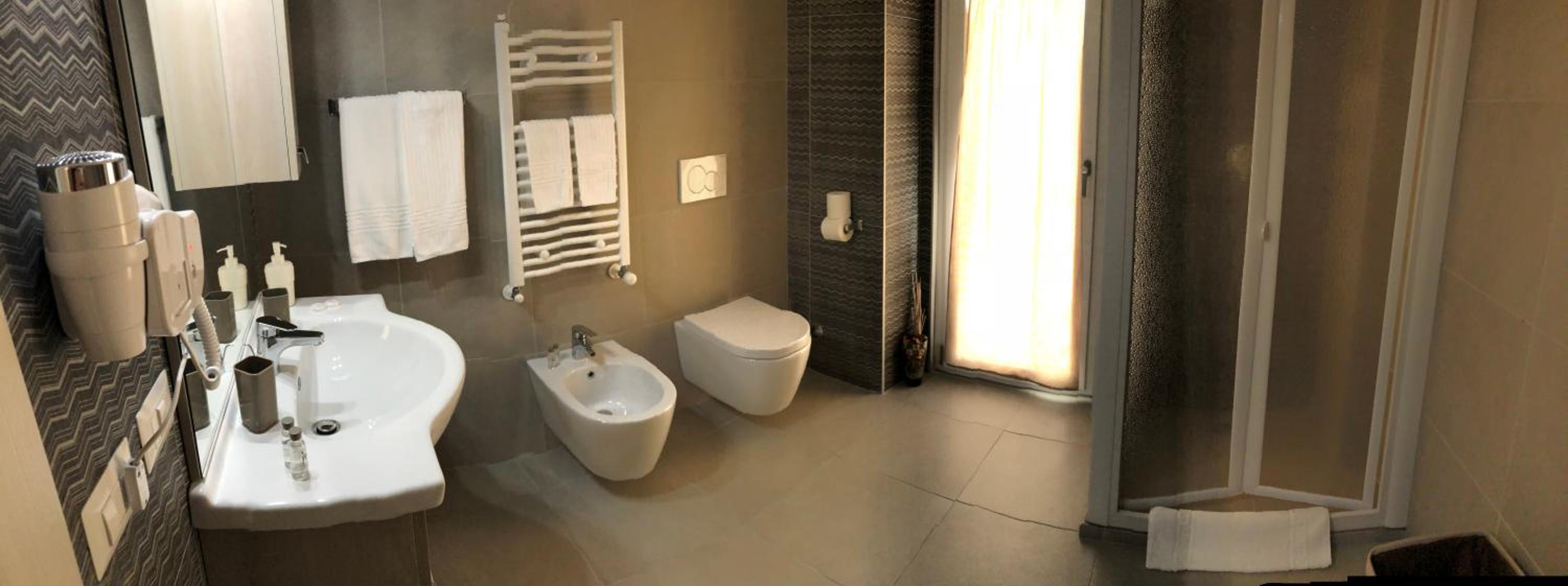 Deluxe Room with Shared Bathroom