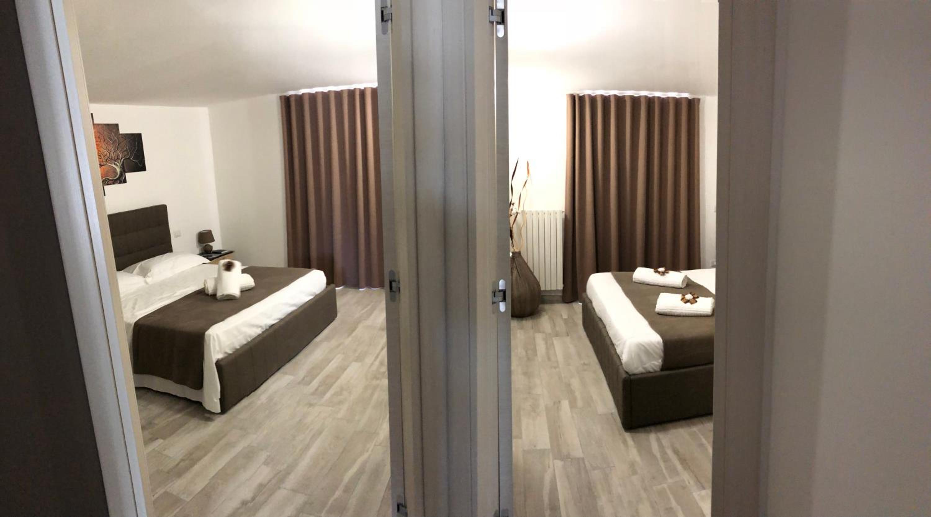 Deluxe Room with Shared Bathroom