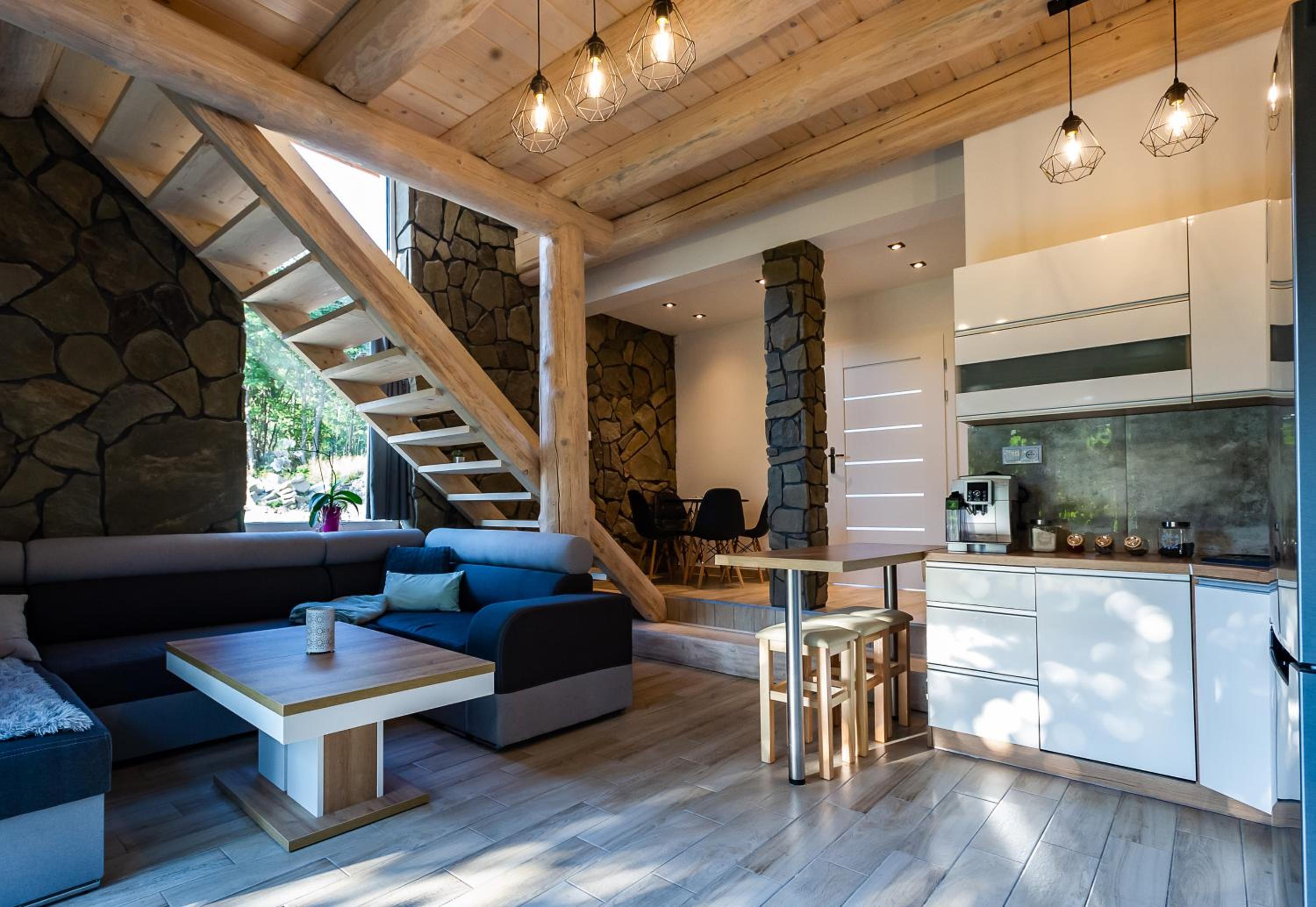 Apartment with Mountain and Lake View - Photo 1