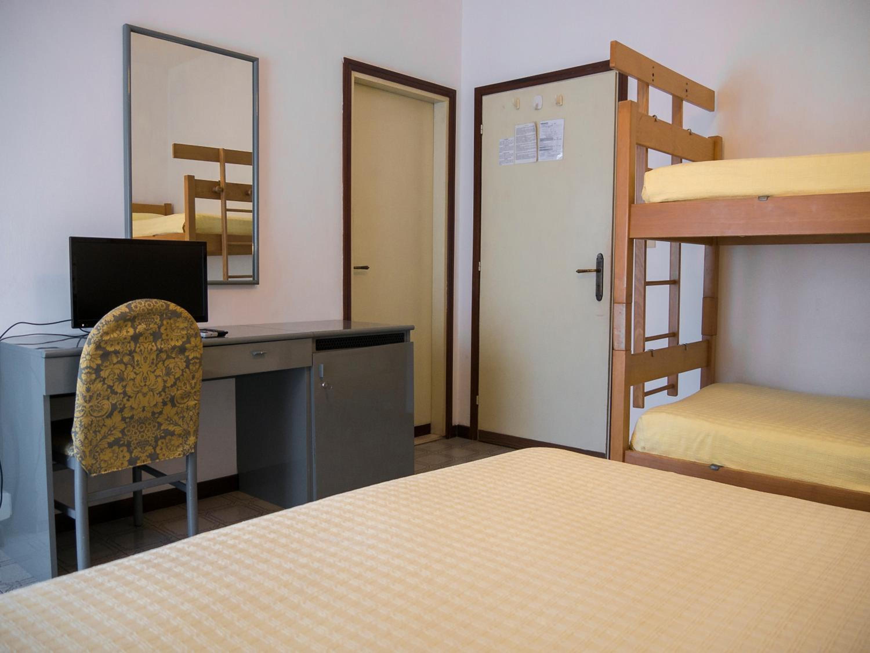 Triple Room - Photo 2