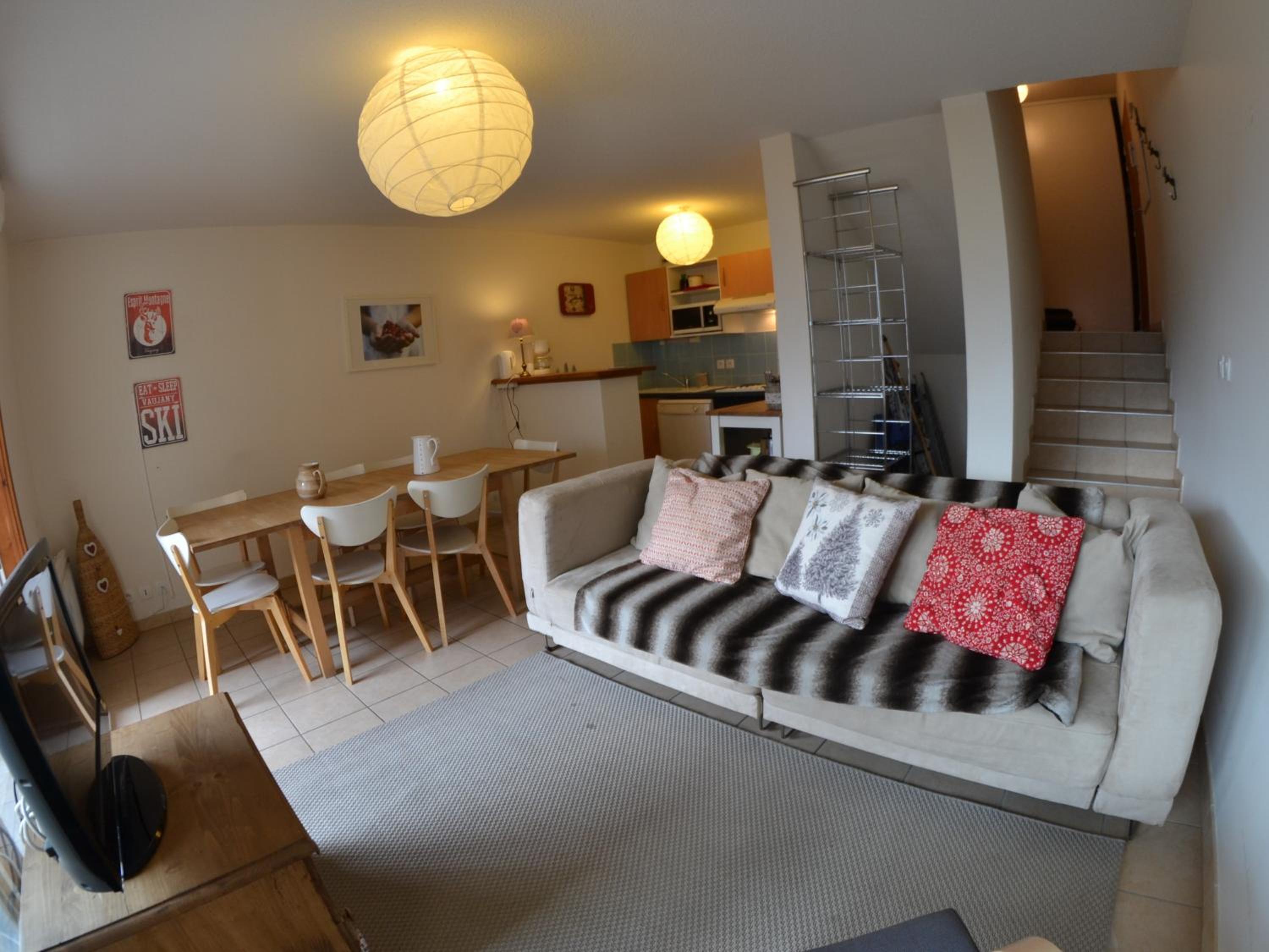 Three-Bedroom Apartment photo 2