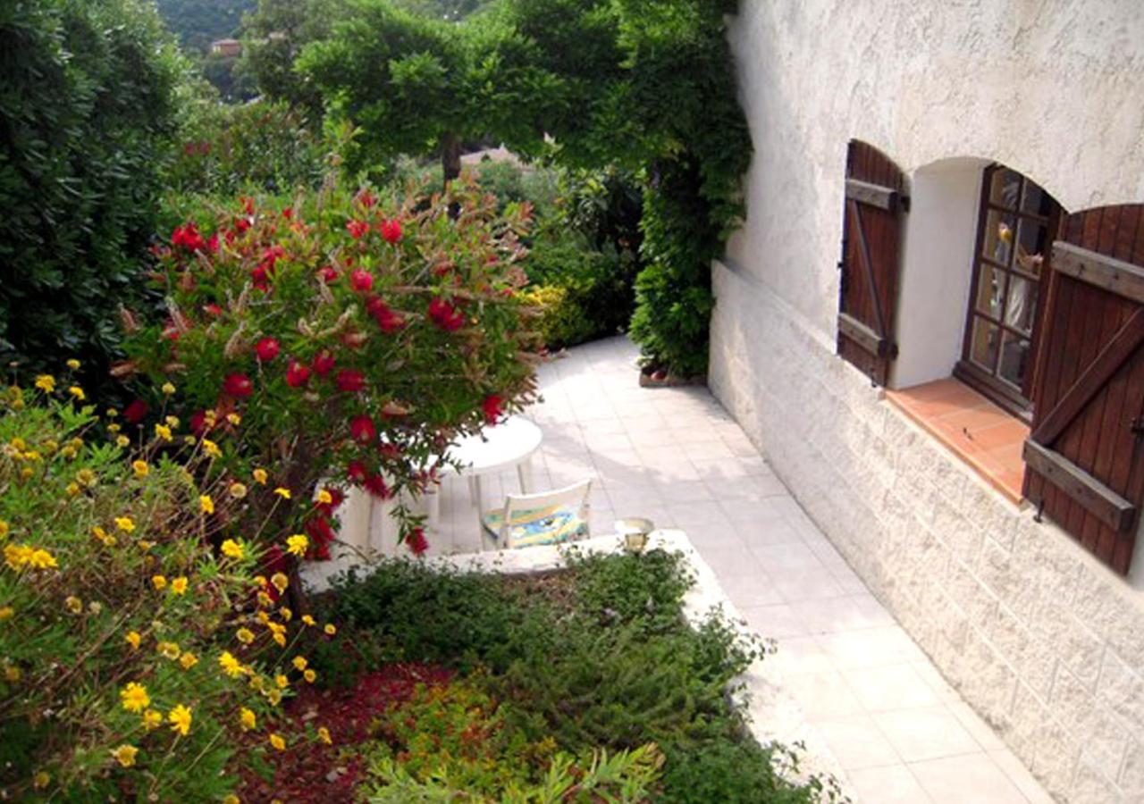 Apartment with Garden View photo 3