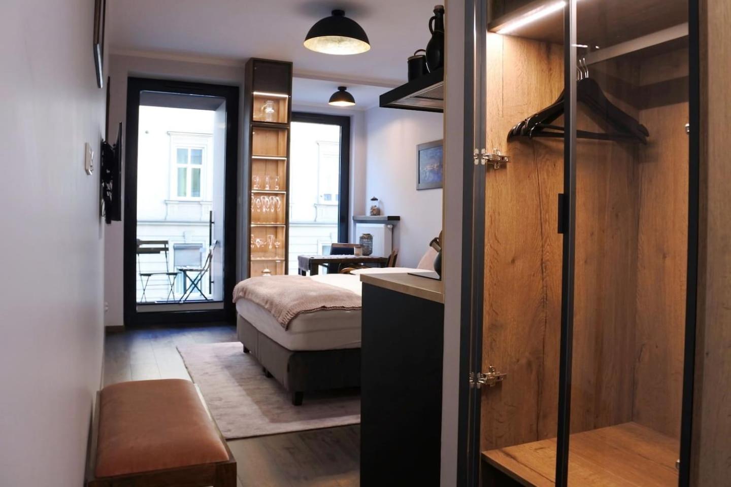One-Bedroom Apartment photo 3
