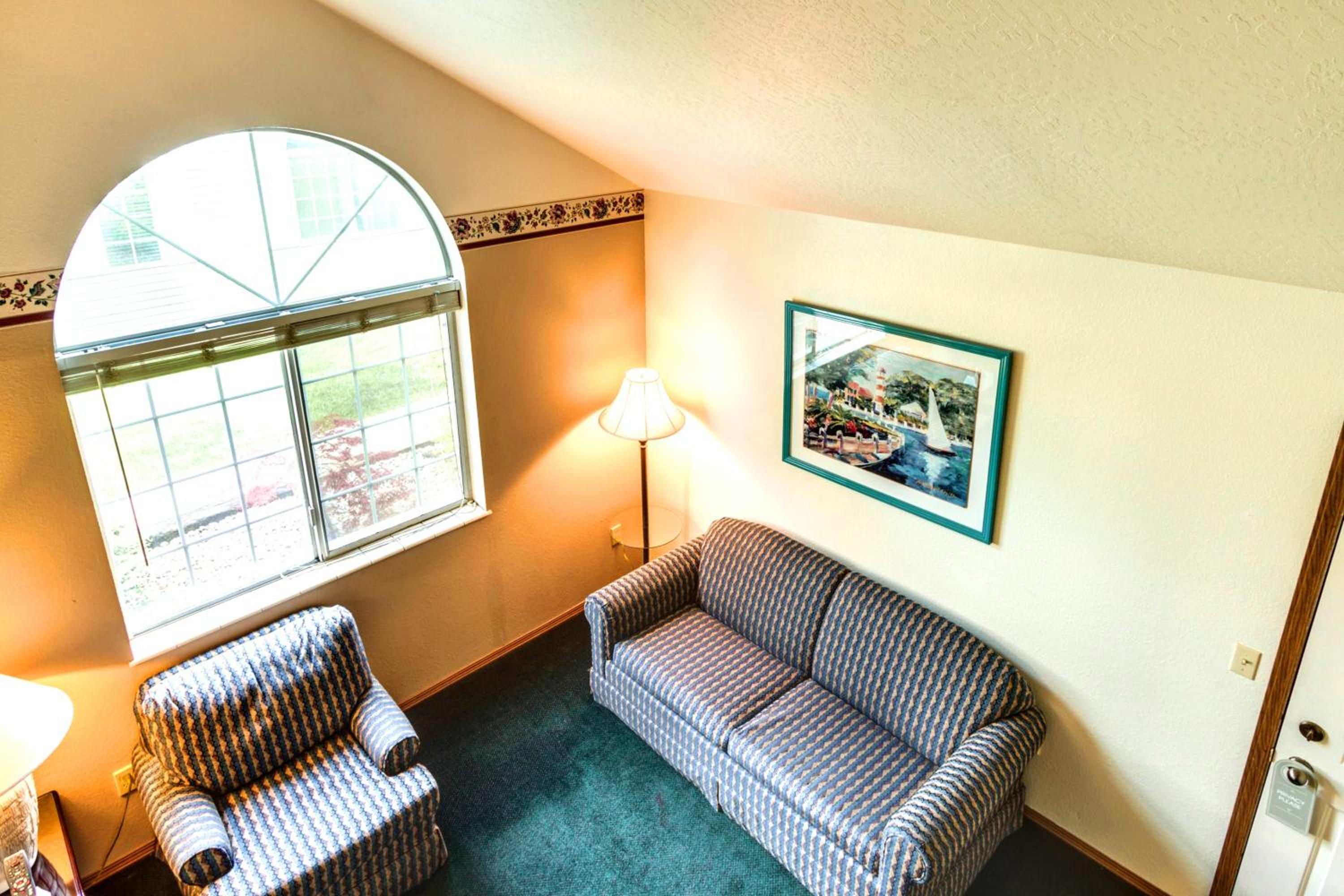 One-Bedroom Suite with Sofa Bed and Garden View