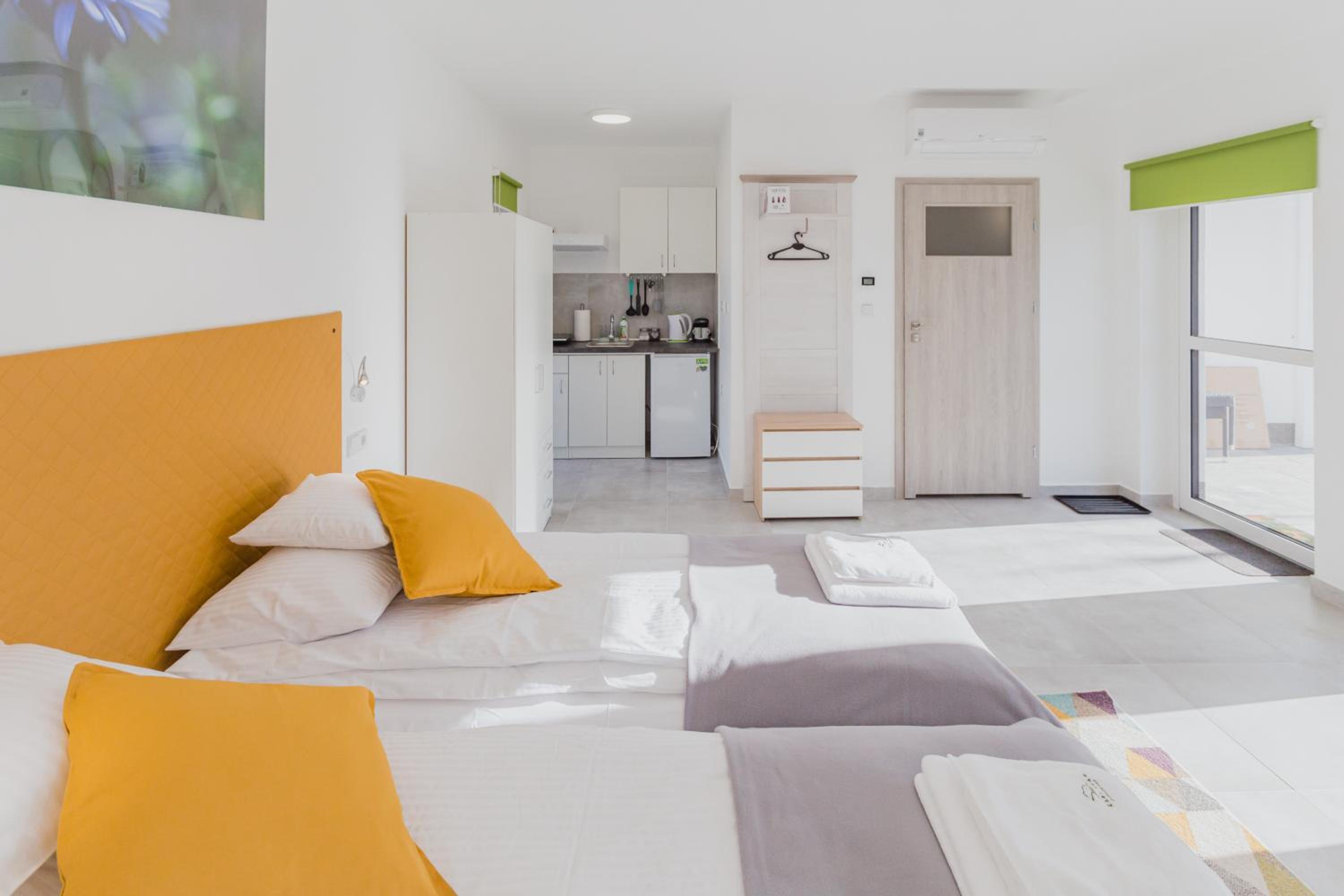 Double or Twin Room with Garden View photo 2