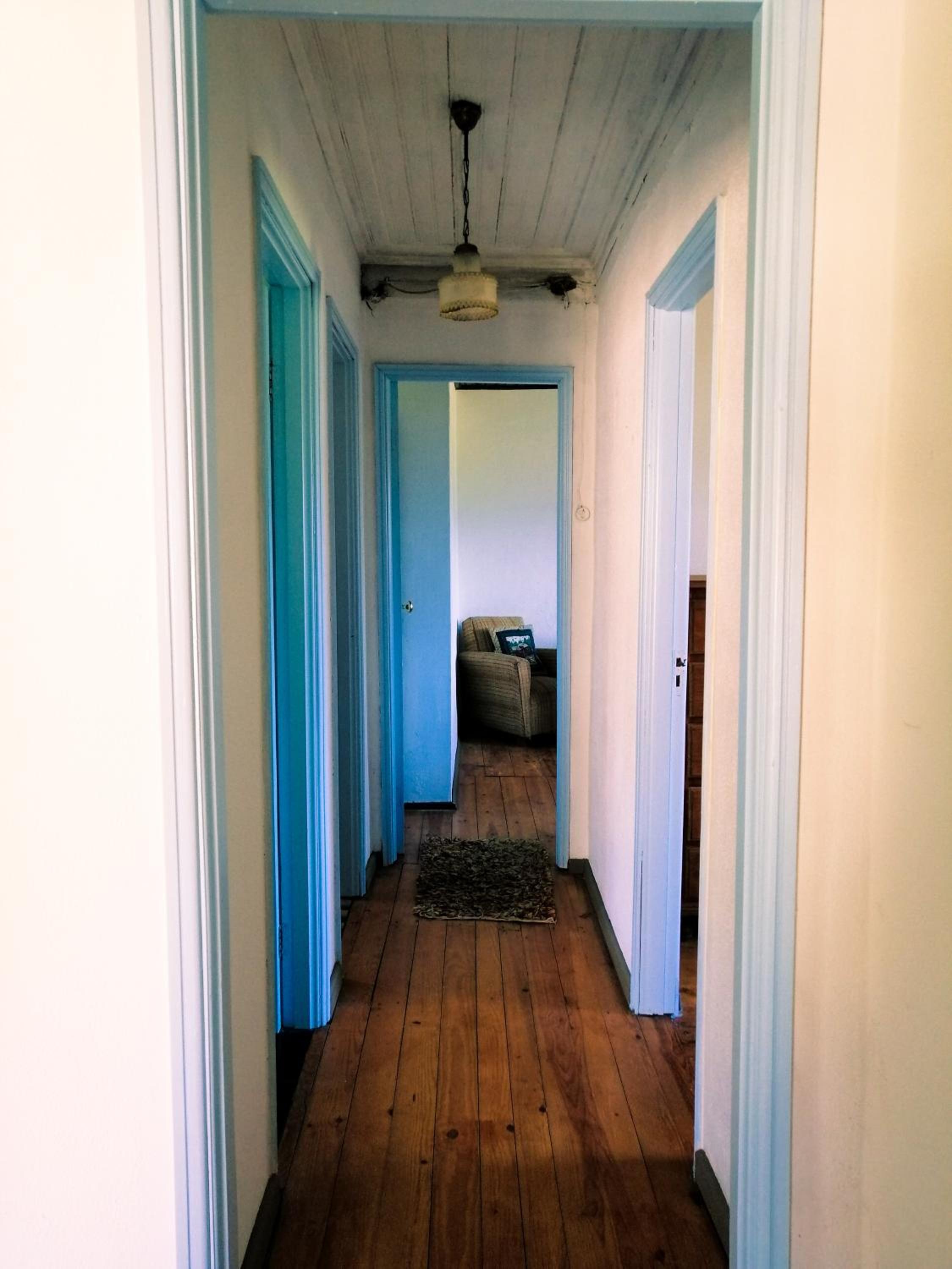Three-Bedroom House - Photo 9