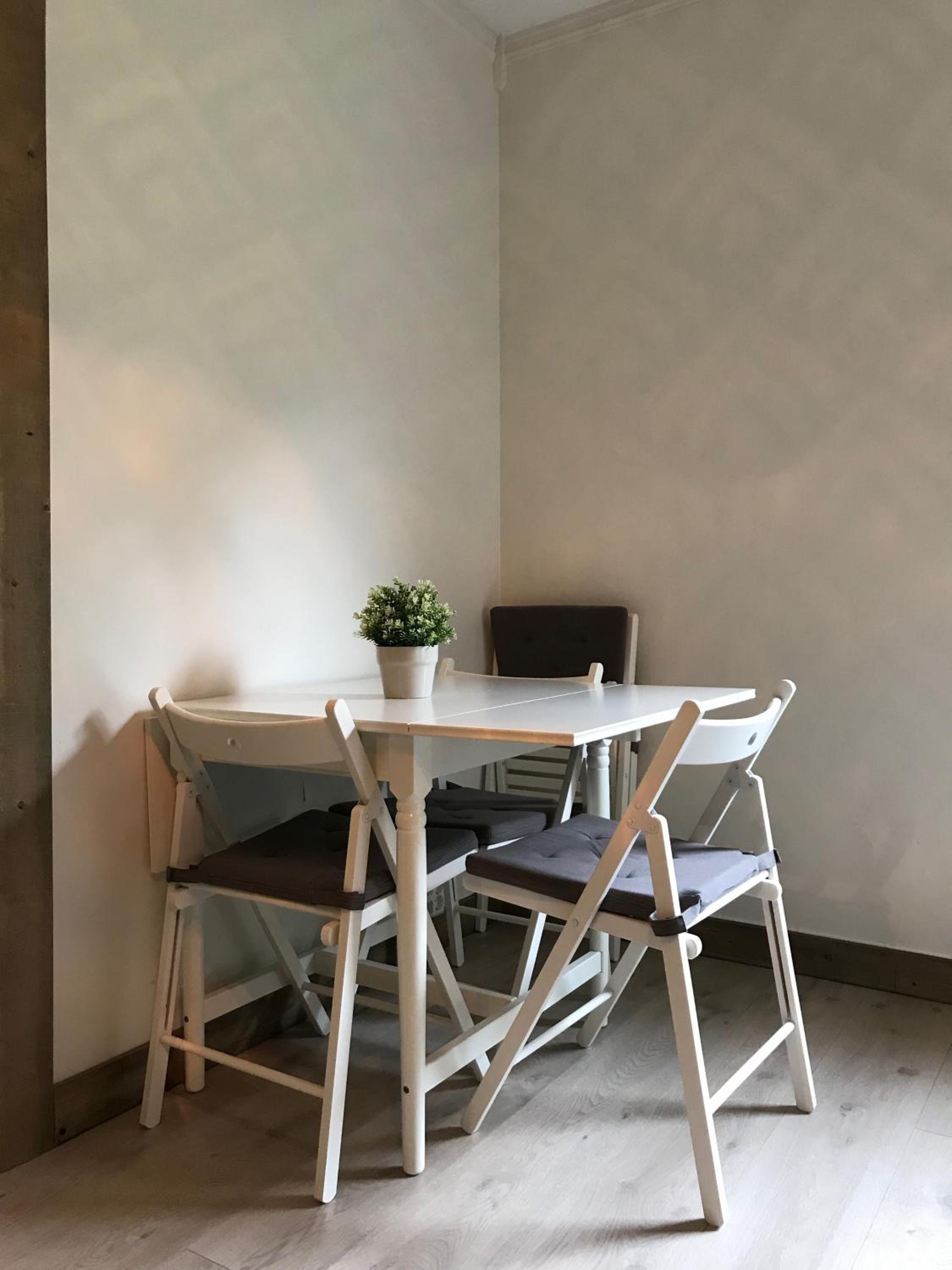 One-Bedroom Apartment - Photo 4