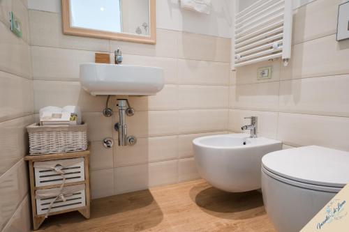 Standard Double or Twin Room - Photo 5